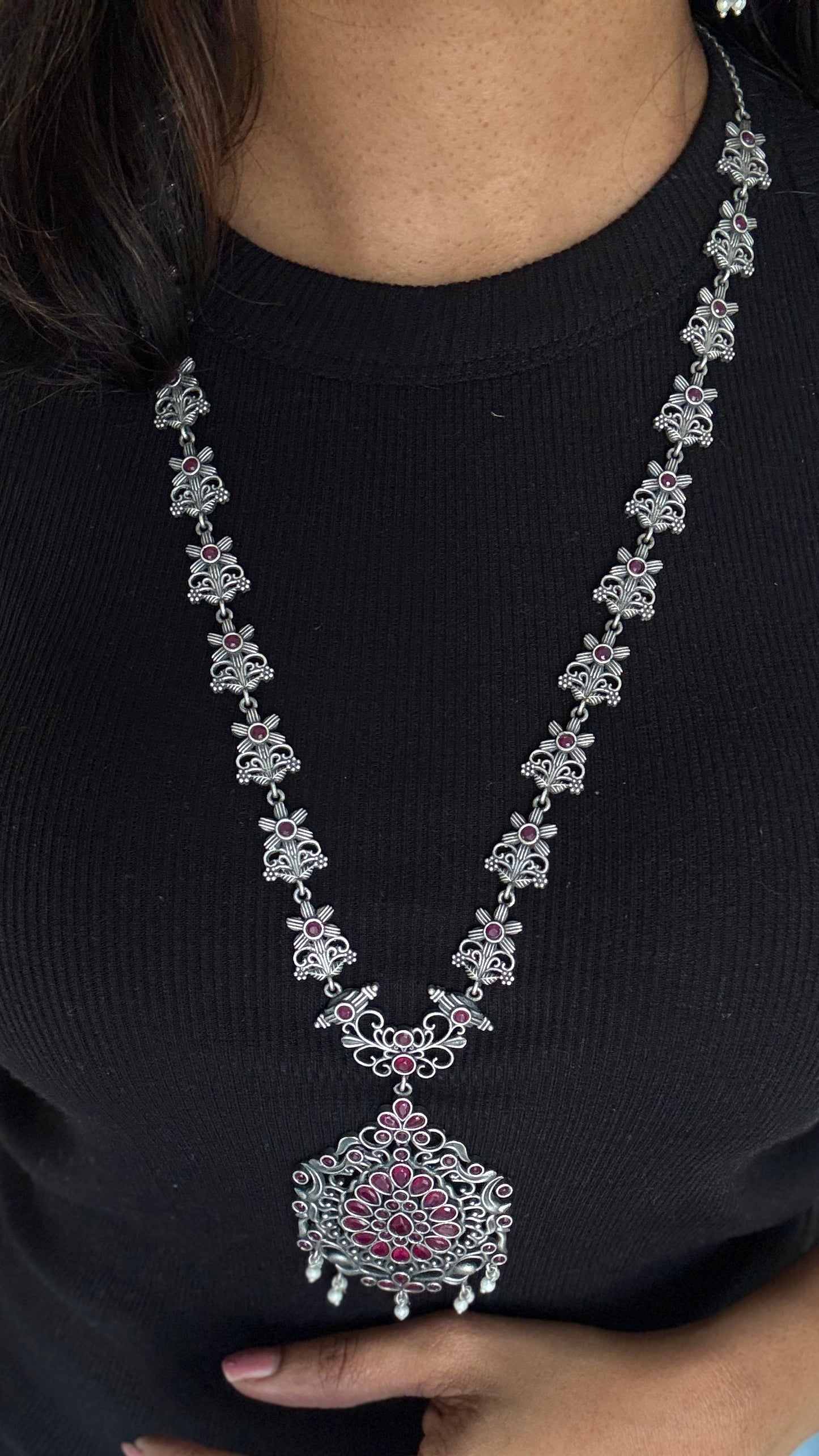 Long haram - silver & red, with dangler earring