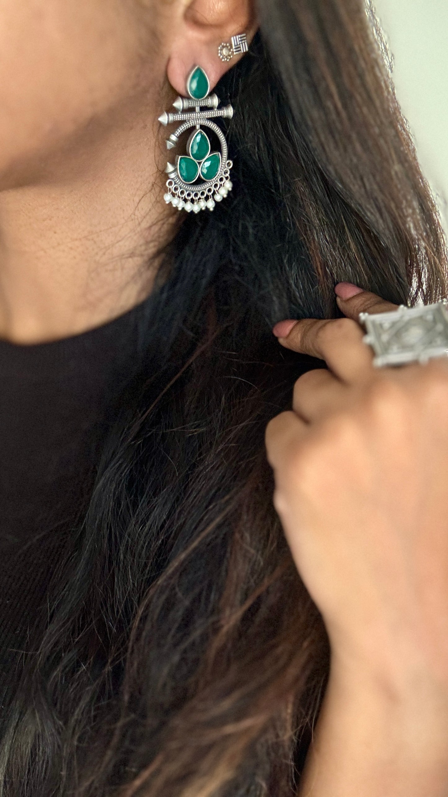 Dangler earrings - silver & dark green - YCOSED08