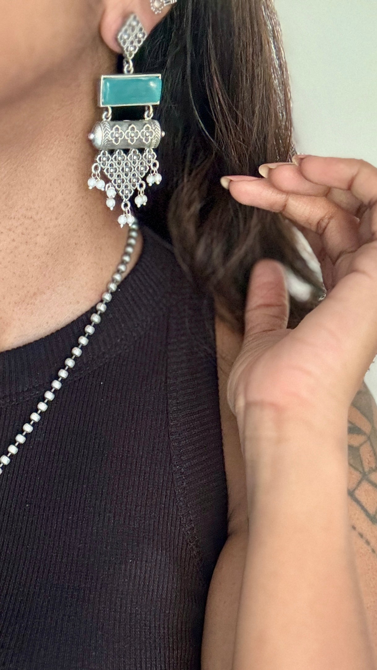 Long chain with pendant & danglers - blue