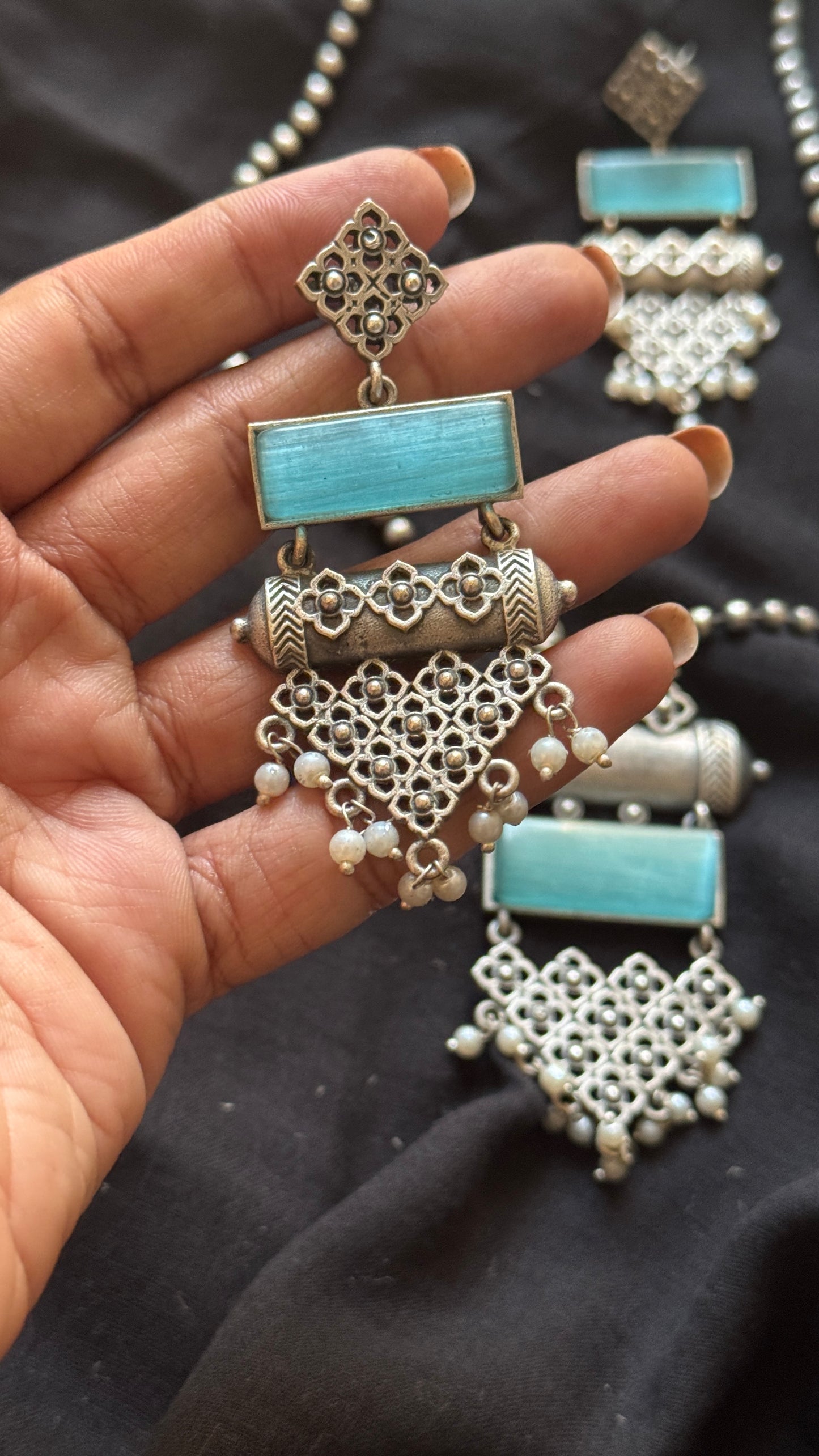 Long chain with pendant & danglers - blue