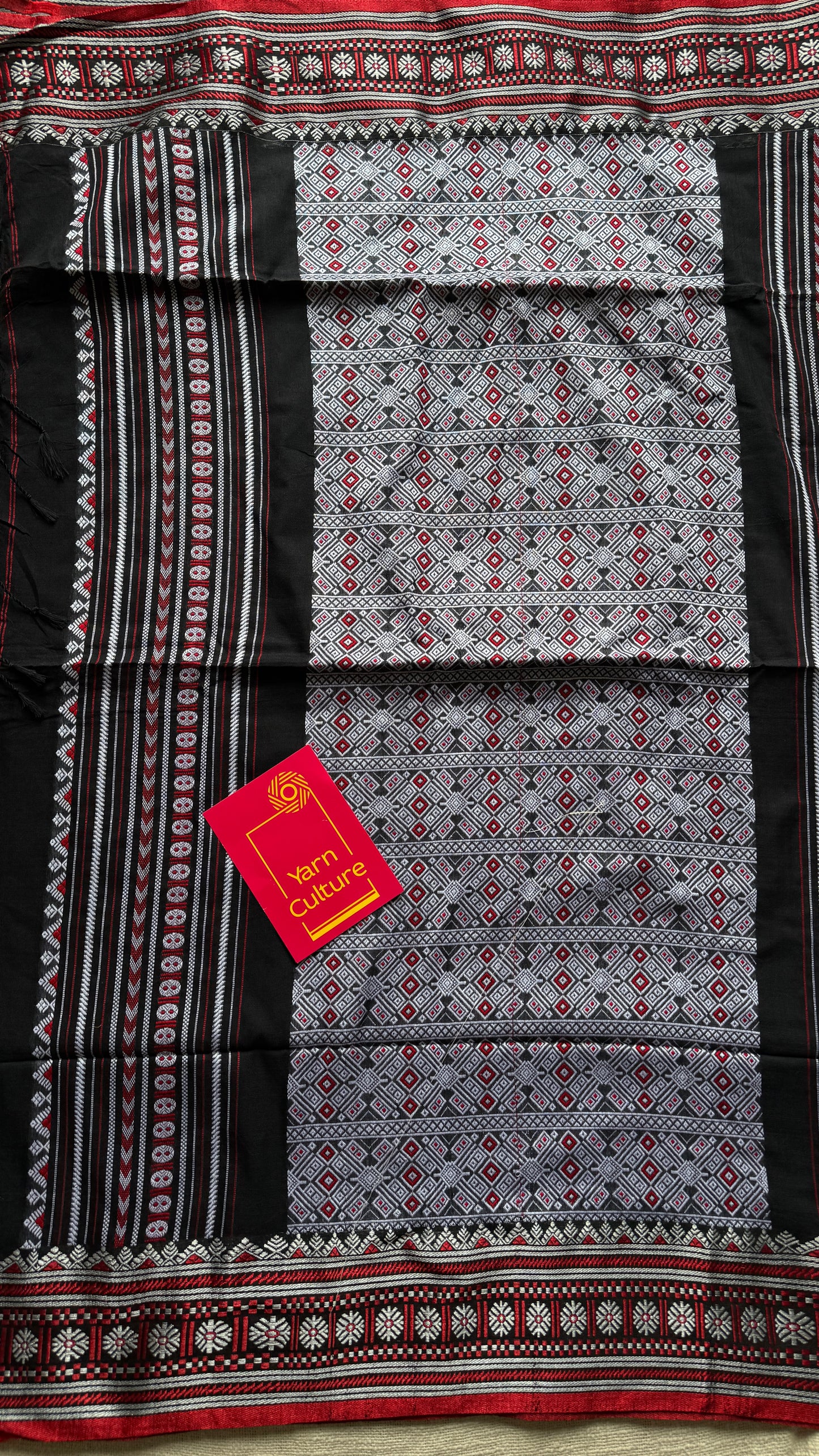 Banshori (বাঁশৰী) – Flute, evoking harmony and melody in the balance of colors, soft cotton - YCHOTEA02