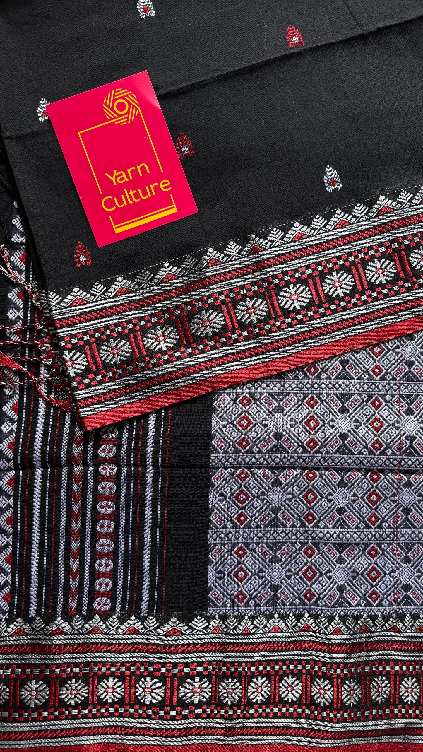 Banshori (বাঁশৰী) – Flute, evoking harmony and melody in the balance of colors, soft cotton - YCHOTEA02