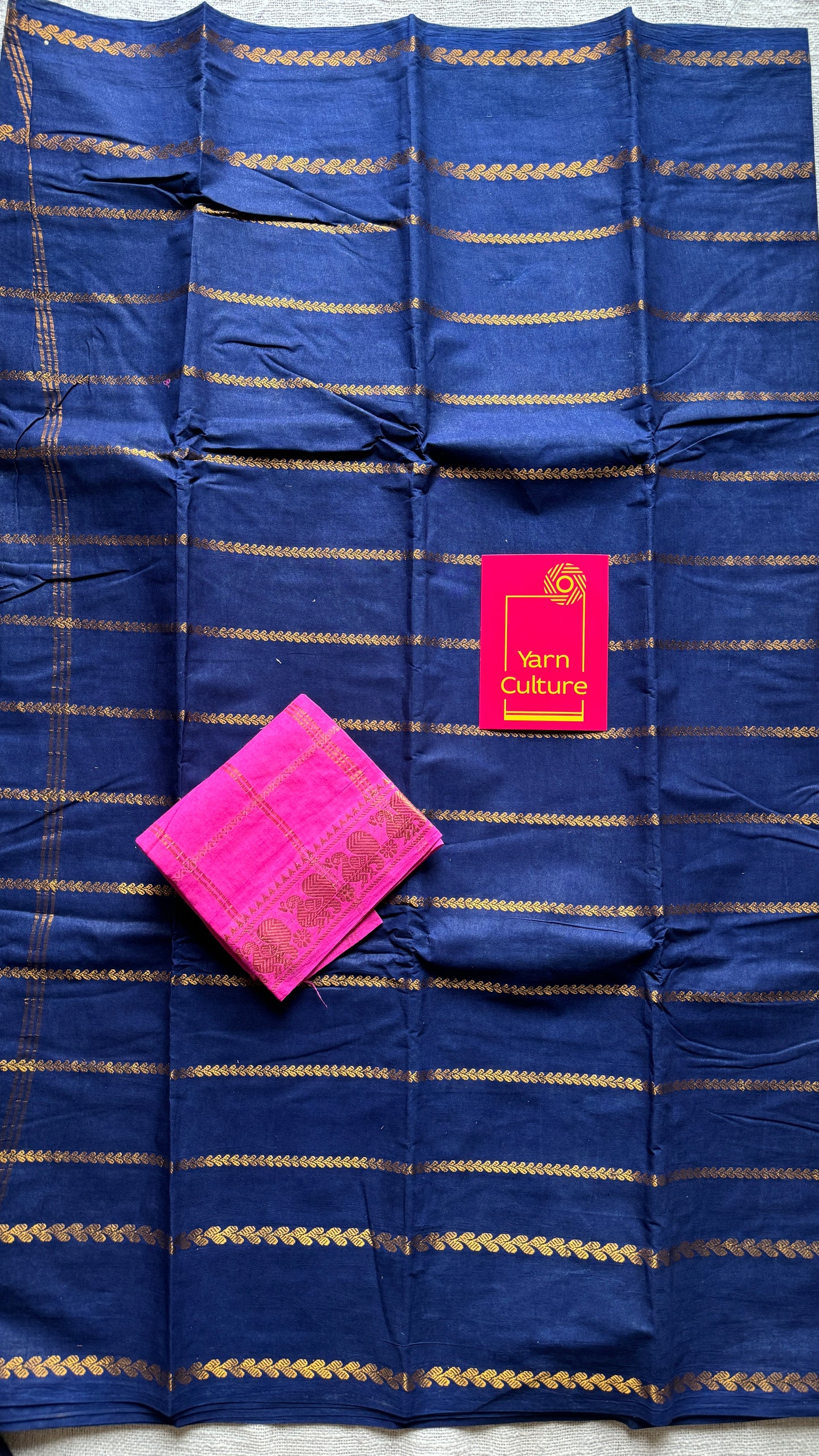 Dark blue veldhaari and patterned sungudi