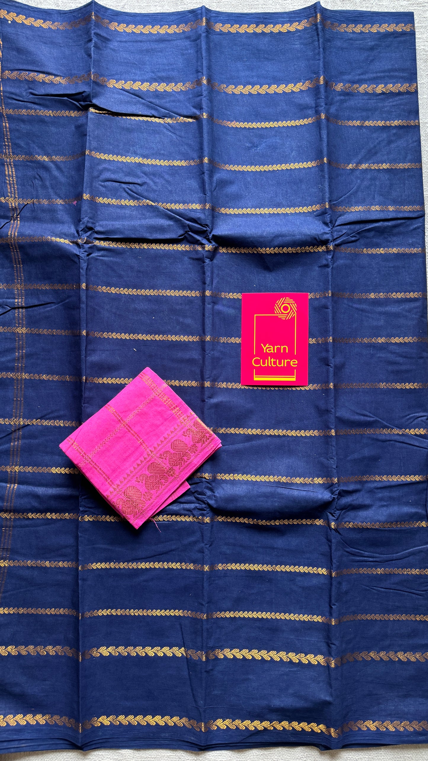 Dark blue veldhaari and patterned sungudi