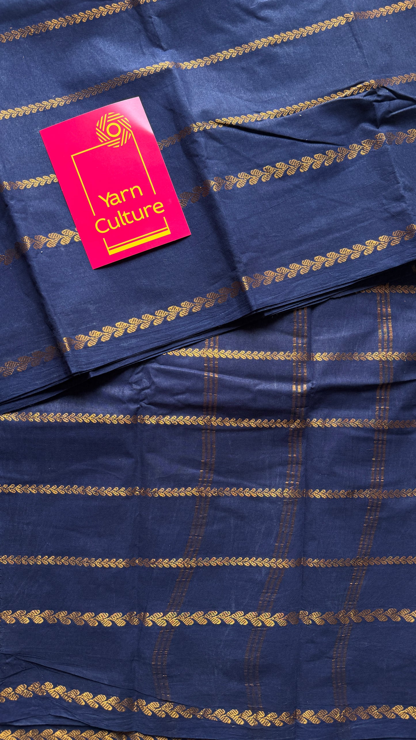 Dark blue veldhaari and patterned sungudi