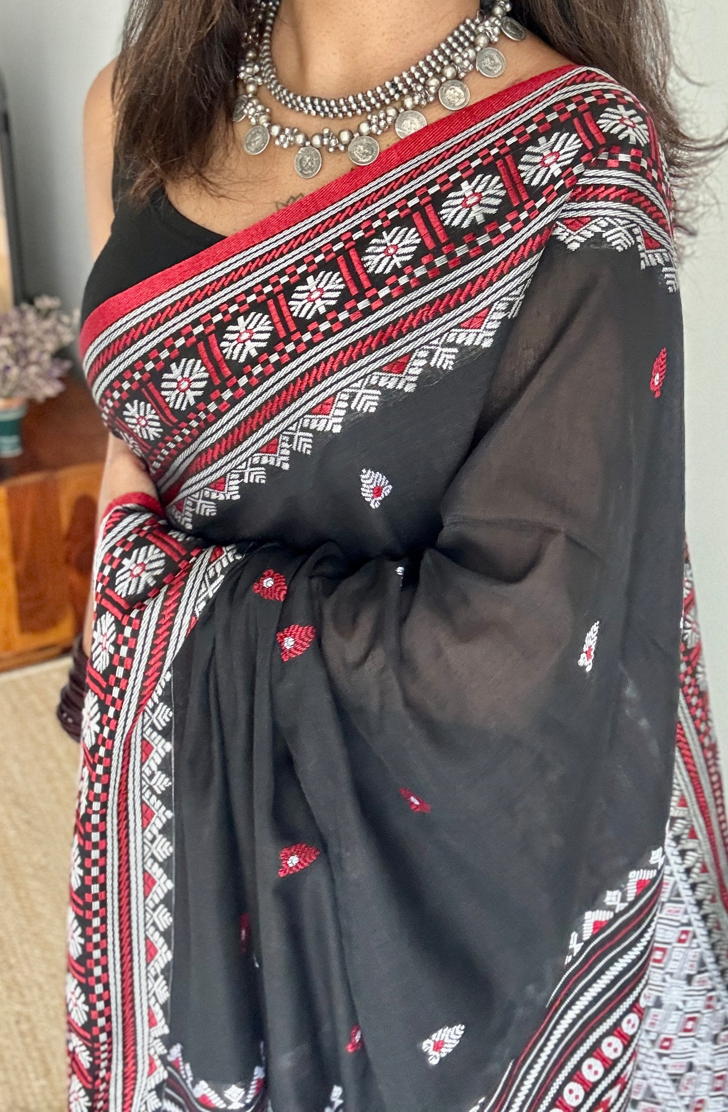 Banshori (বাঁশৰী) – Flute, evoking harmony and melody in the balance of colors, soft cotton - YCHOTEA02