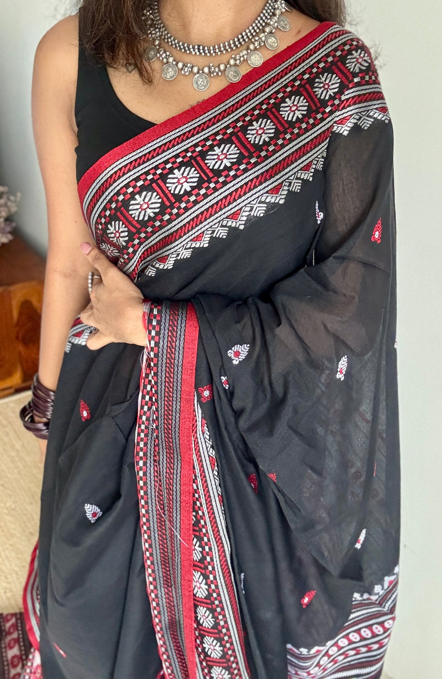 Banshori (বাঁশৰী) – Flute, evoking harmony and melody in the balance of colors, soft cotton - YCHOTEA02