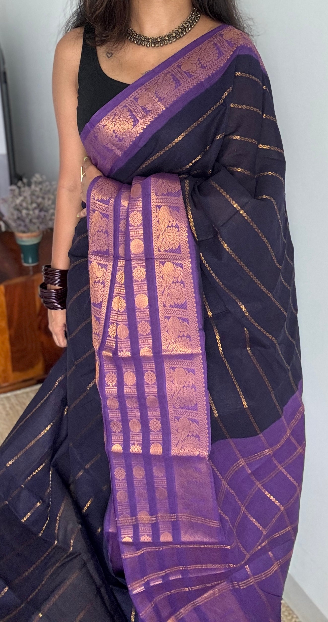 Black and violet sungudi with peacock motif rettai pettu wide border