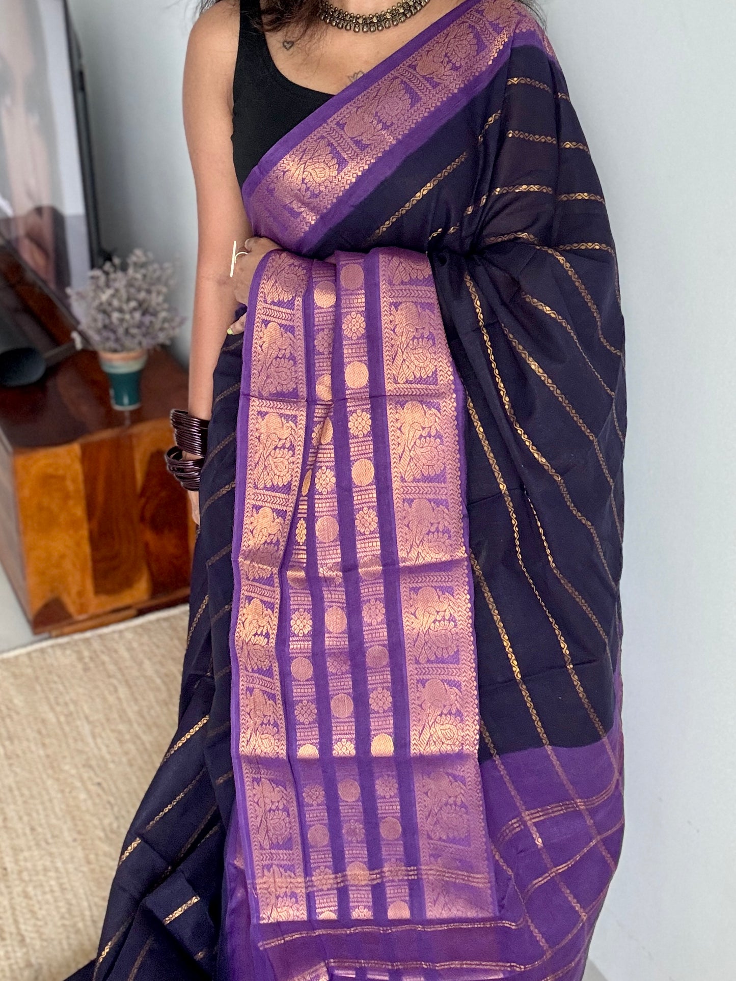 Black and violet sungudi with peacock motif rettai pettu wide border