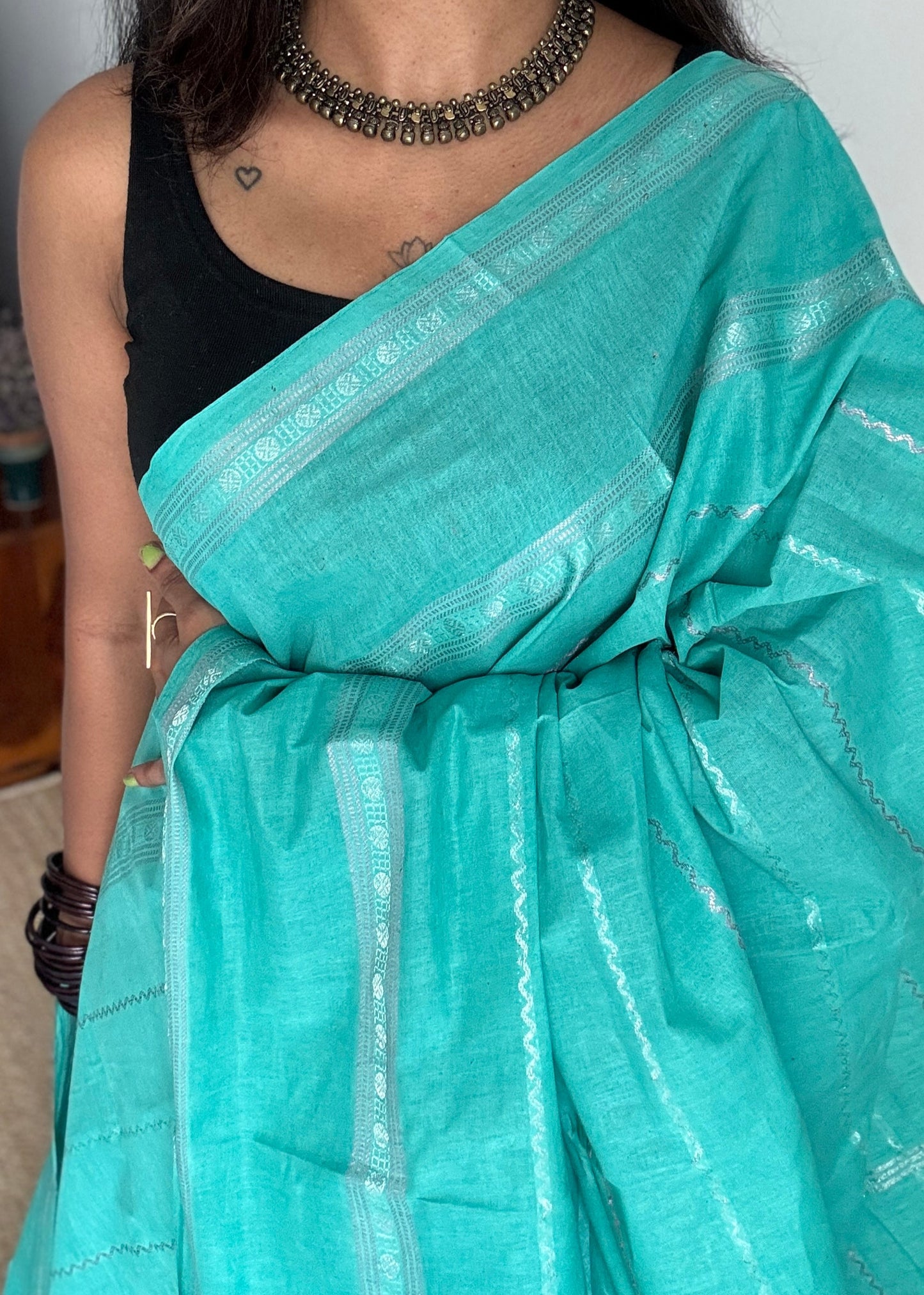 Turquoise veldhaari and patterned silver zari sungudi - YCMCVS02