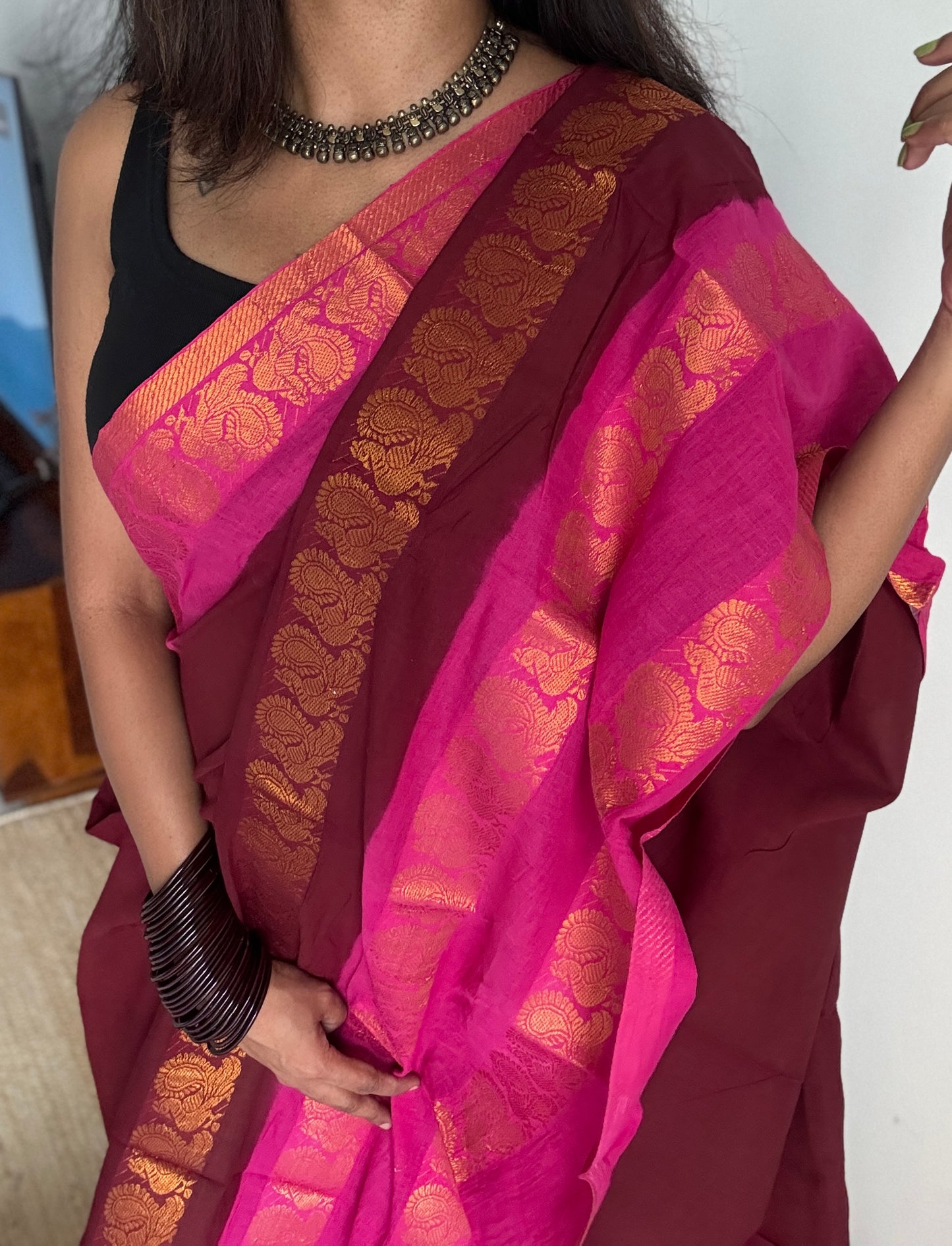 Maroon and pink sungudi with double peacock motif rettai pettu wide border