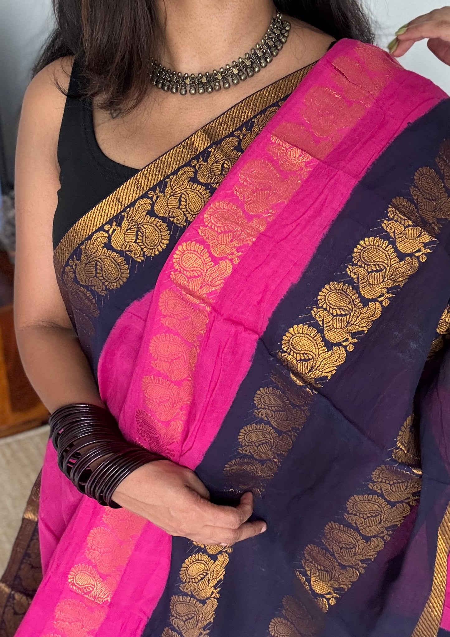 Hot pink and dark blue sungudi with double peacock motif rettai pettu wide border