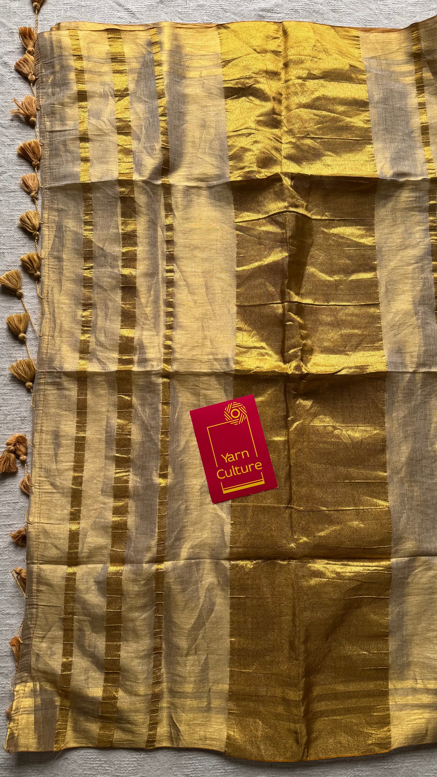 Gold tones in tissue linen - YCON25BCTL55
