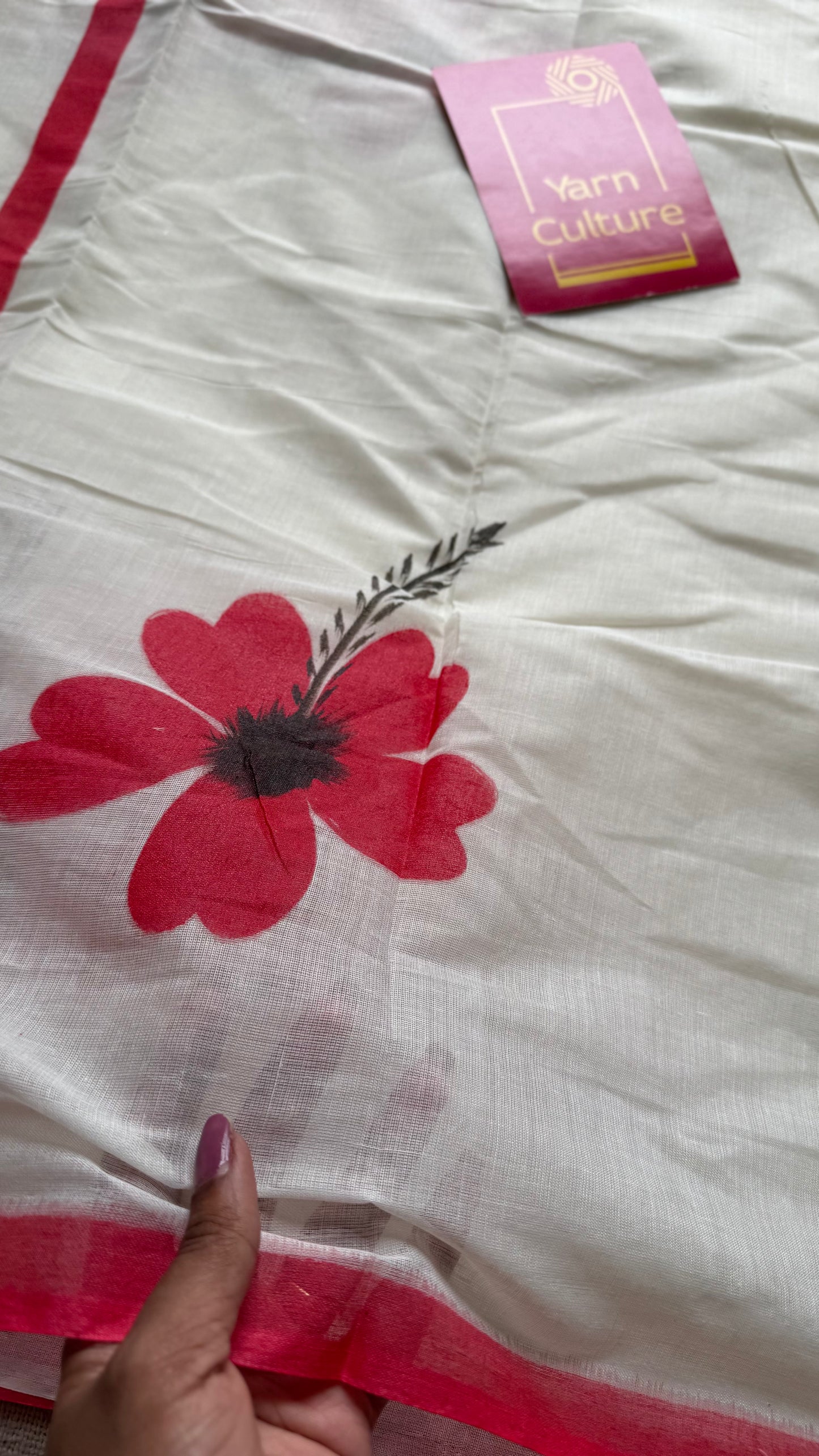 Ivory soft cotton with painted hibiscus flowers in red - YCON25BCSC45