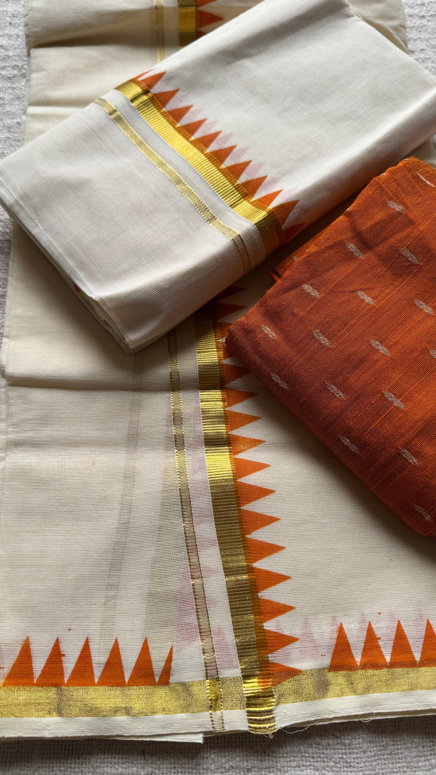 Set mund with temple border, rust orange with ivory and gold - YCON25KCST10