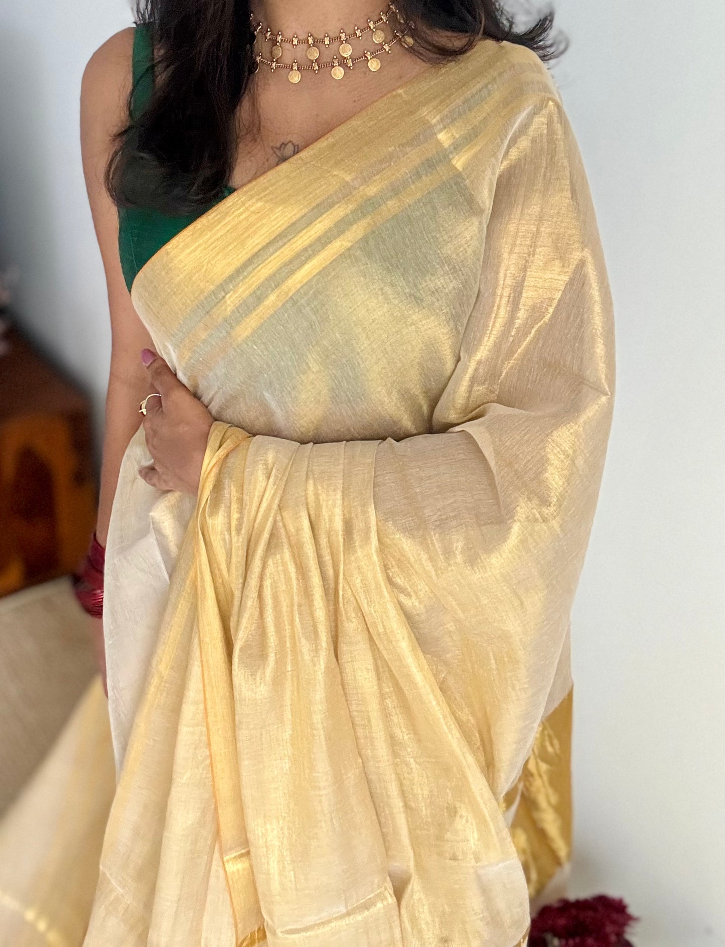Gold tones in tissue linen - YCON25BCTL55