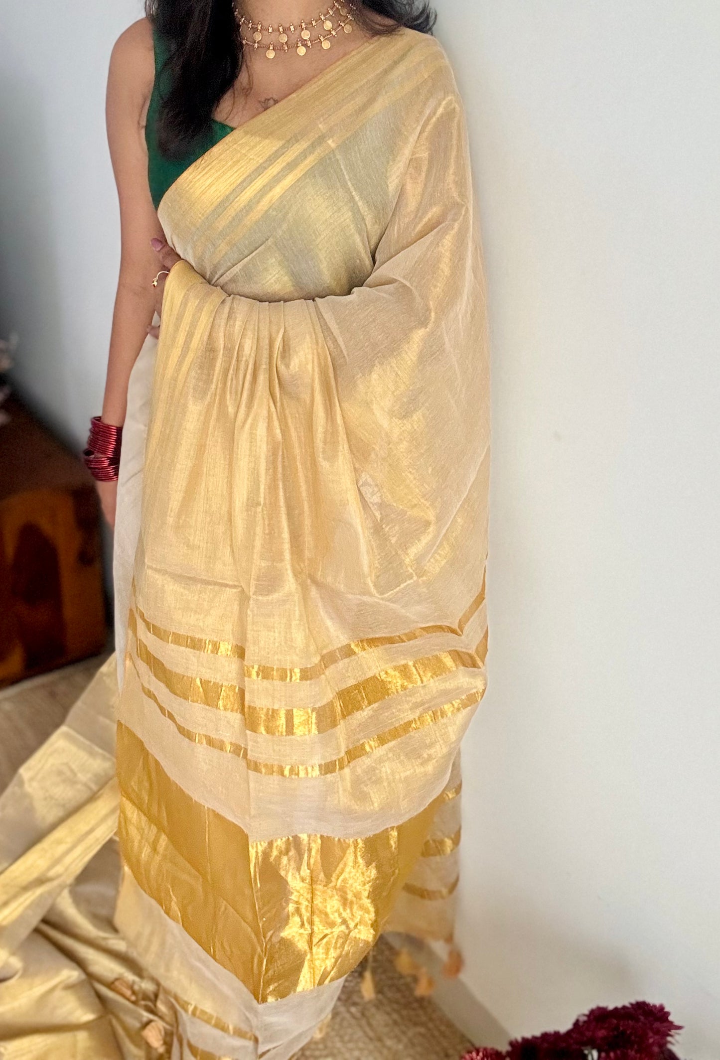 Gold tones in tissue linen - YCON25BCTL55
