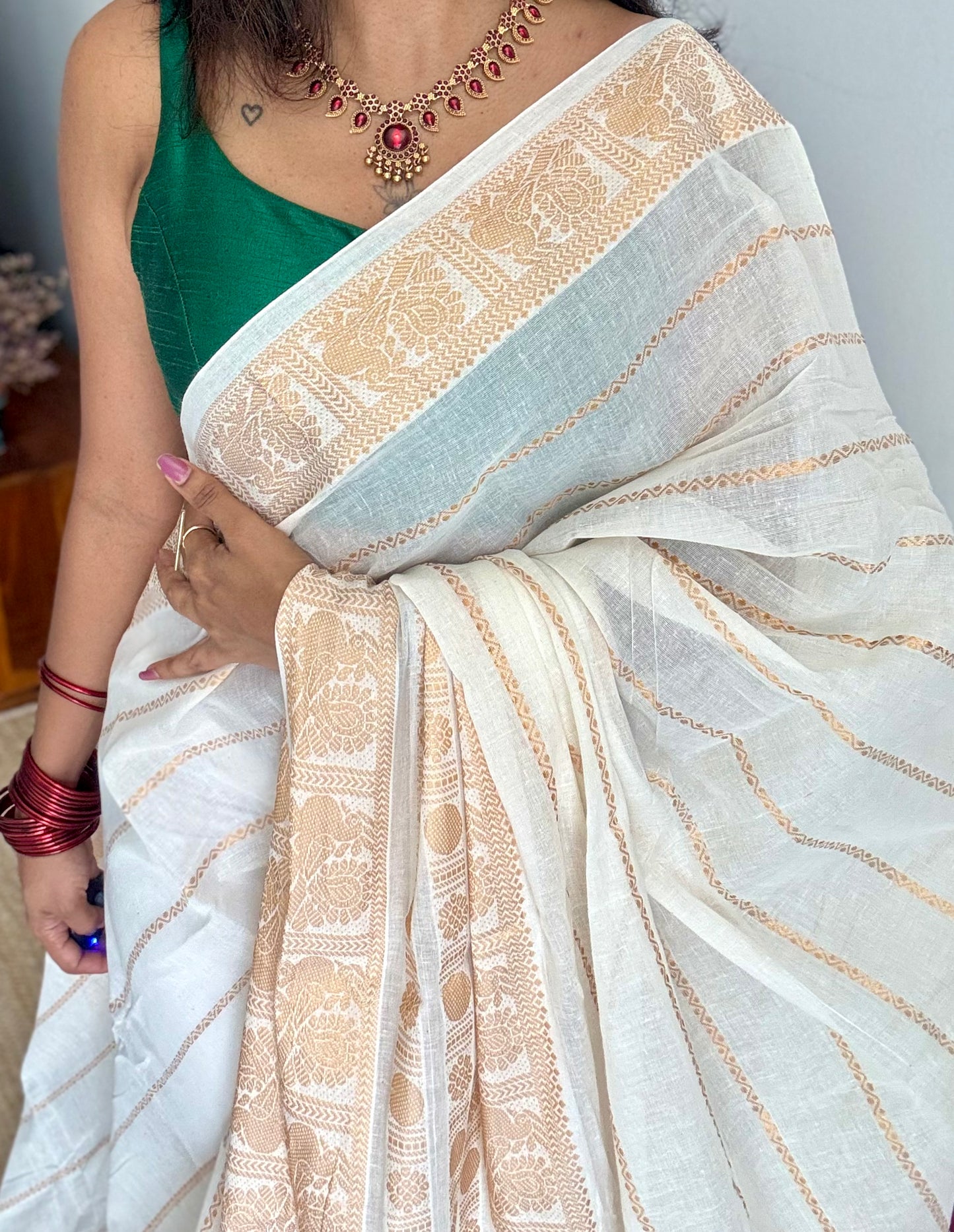 Mayilrudra - veldhaari pattern, broad motif, ivory & gold, soft cotton - YCON25COTN86