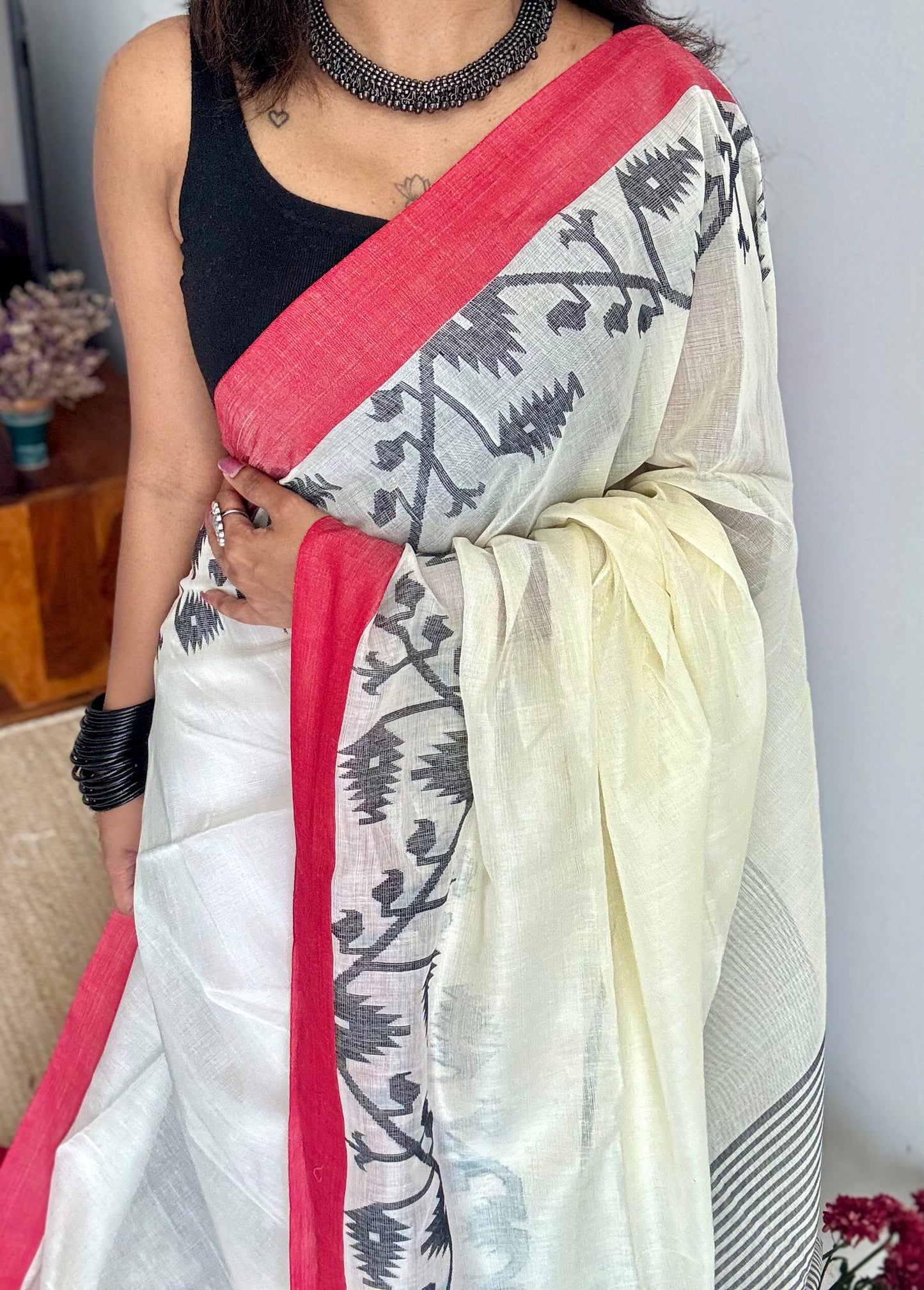 Ivory handwoven jamdani with black and red border - YCON25BCJM20