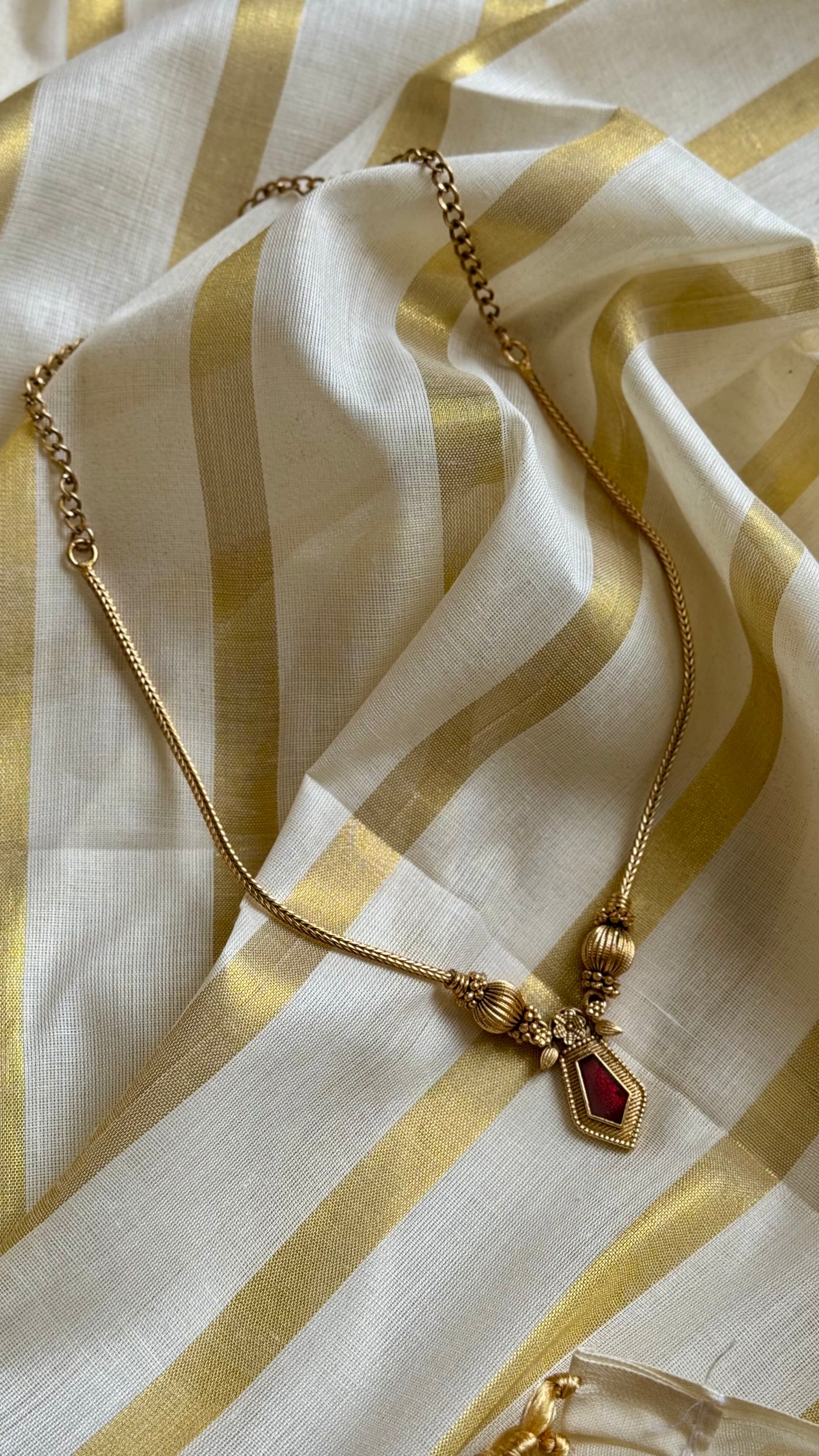 Red pendant in antique gold chain - YCAGC08