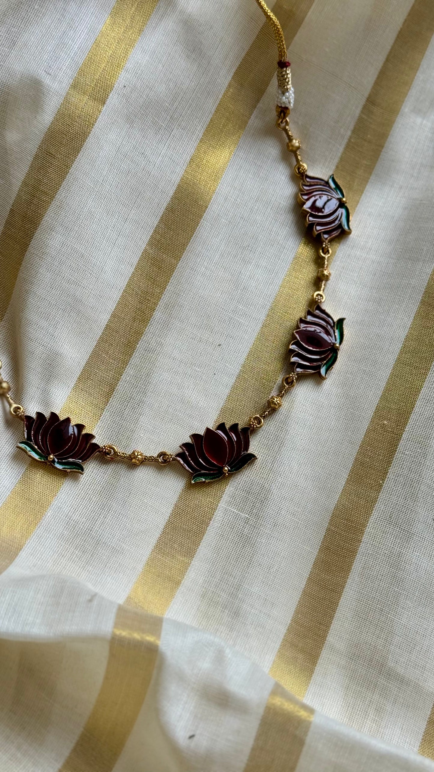 Dark red lotus pendant necklace - YCAGC30