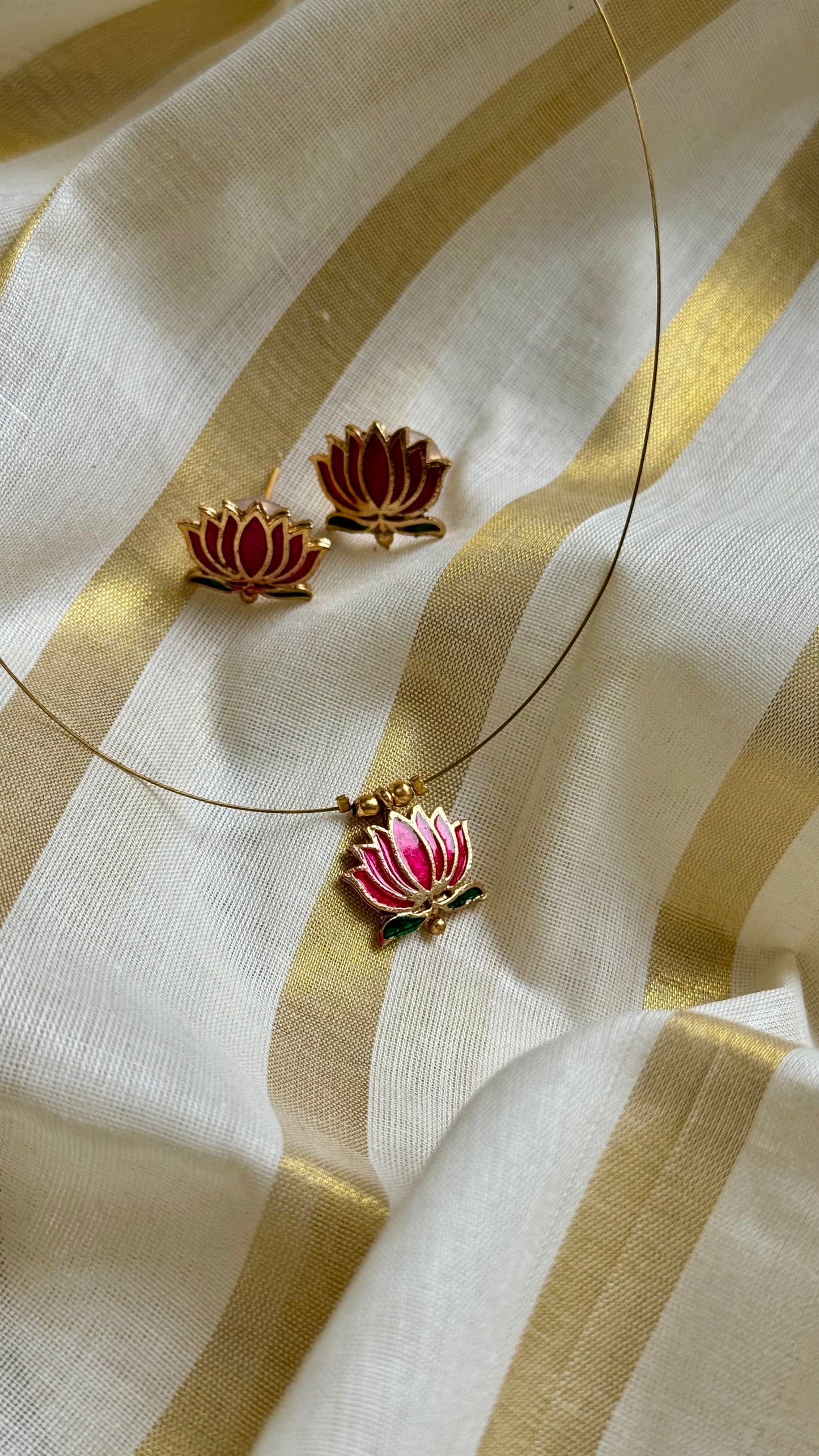 Single pink lotus pendant, invisible chain - YCAGC35