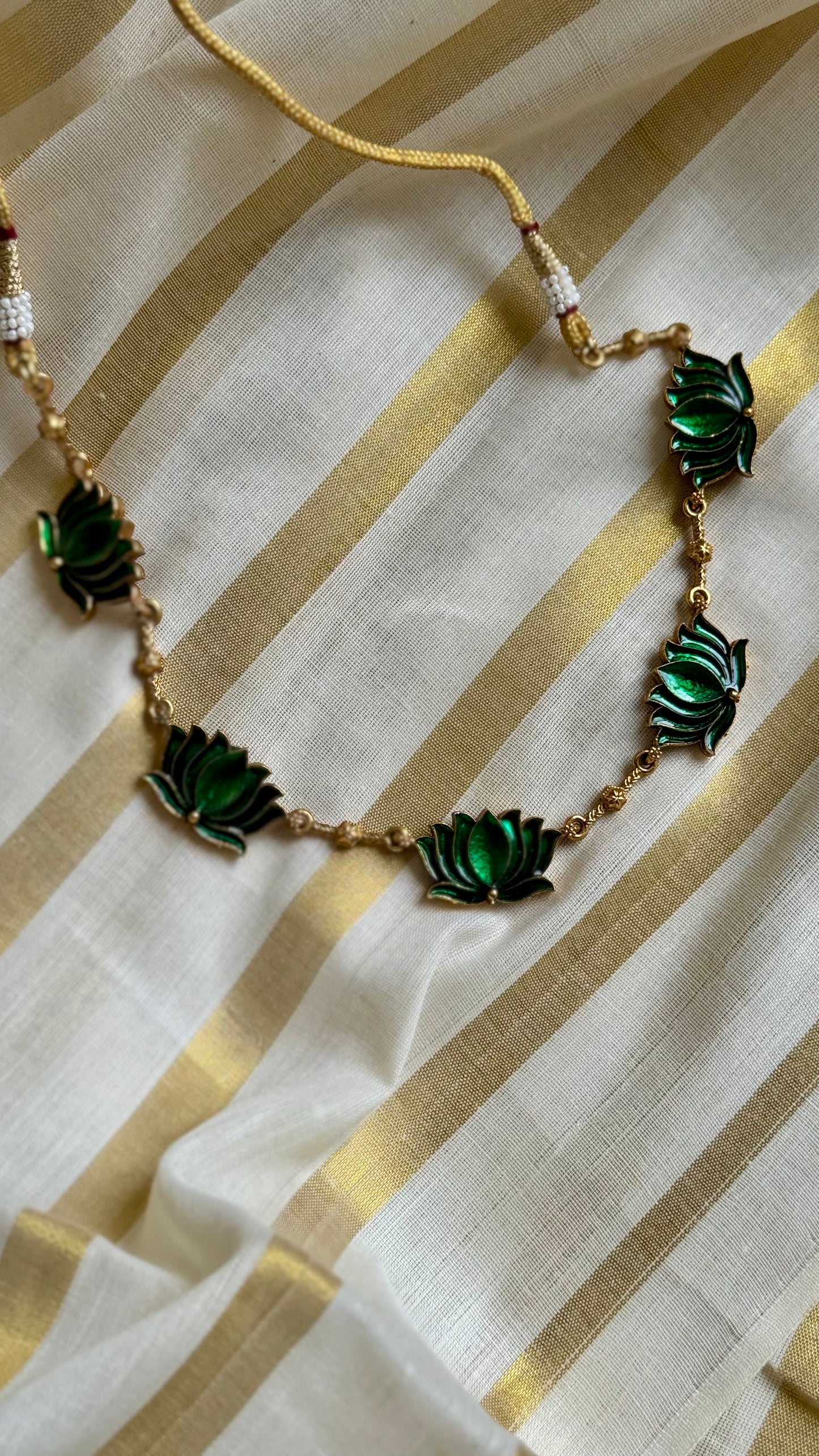 Dark green lotus pendant necklace - YCAGC46