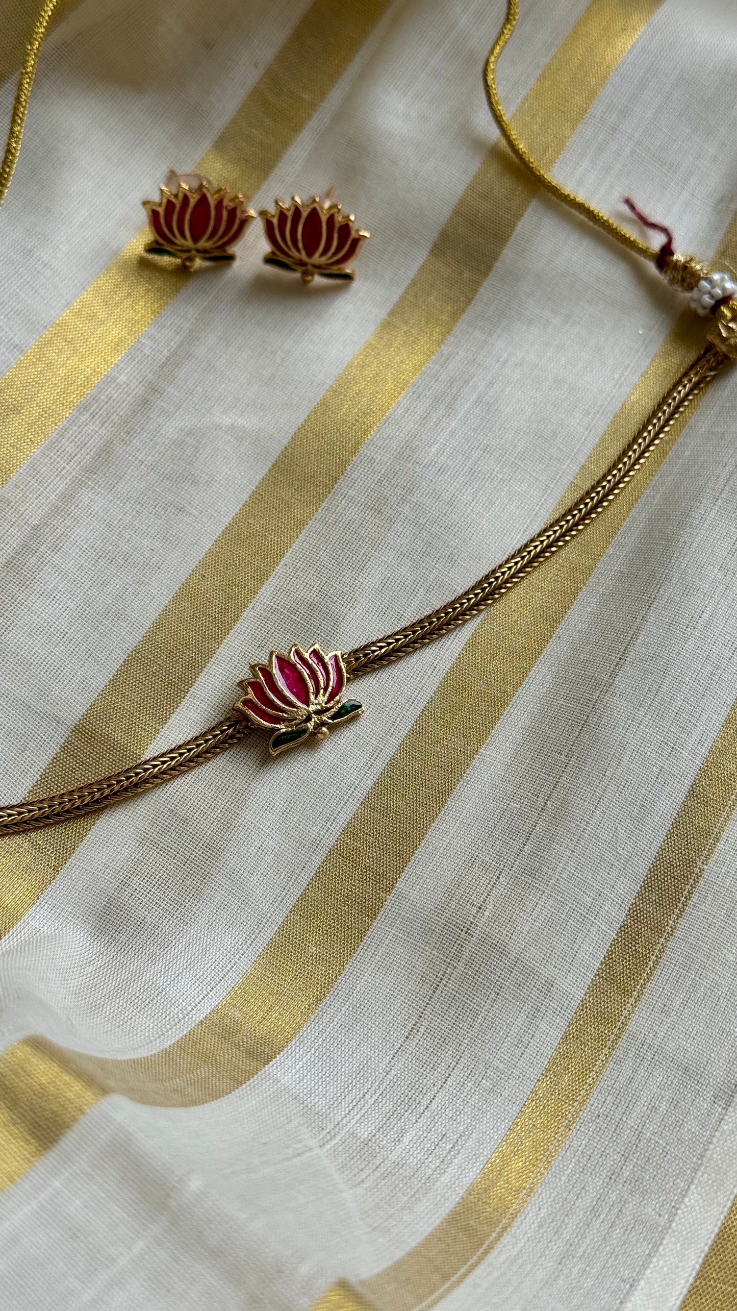Single pink lotus attigai - YCAGC54