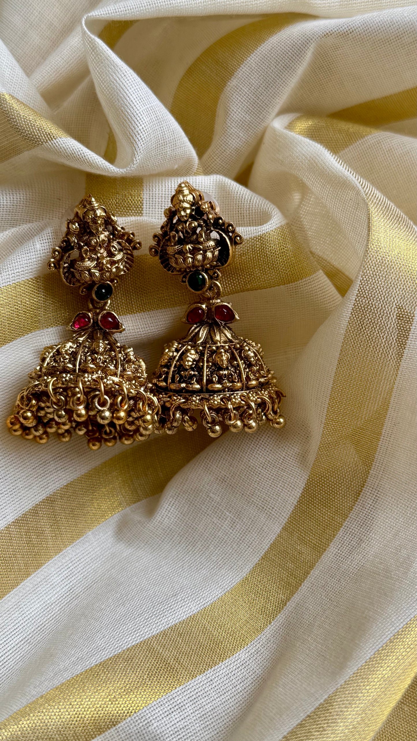 Jhumka with red green stone, antique gold - YCAGJK84