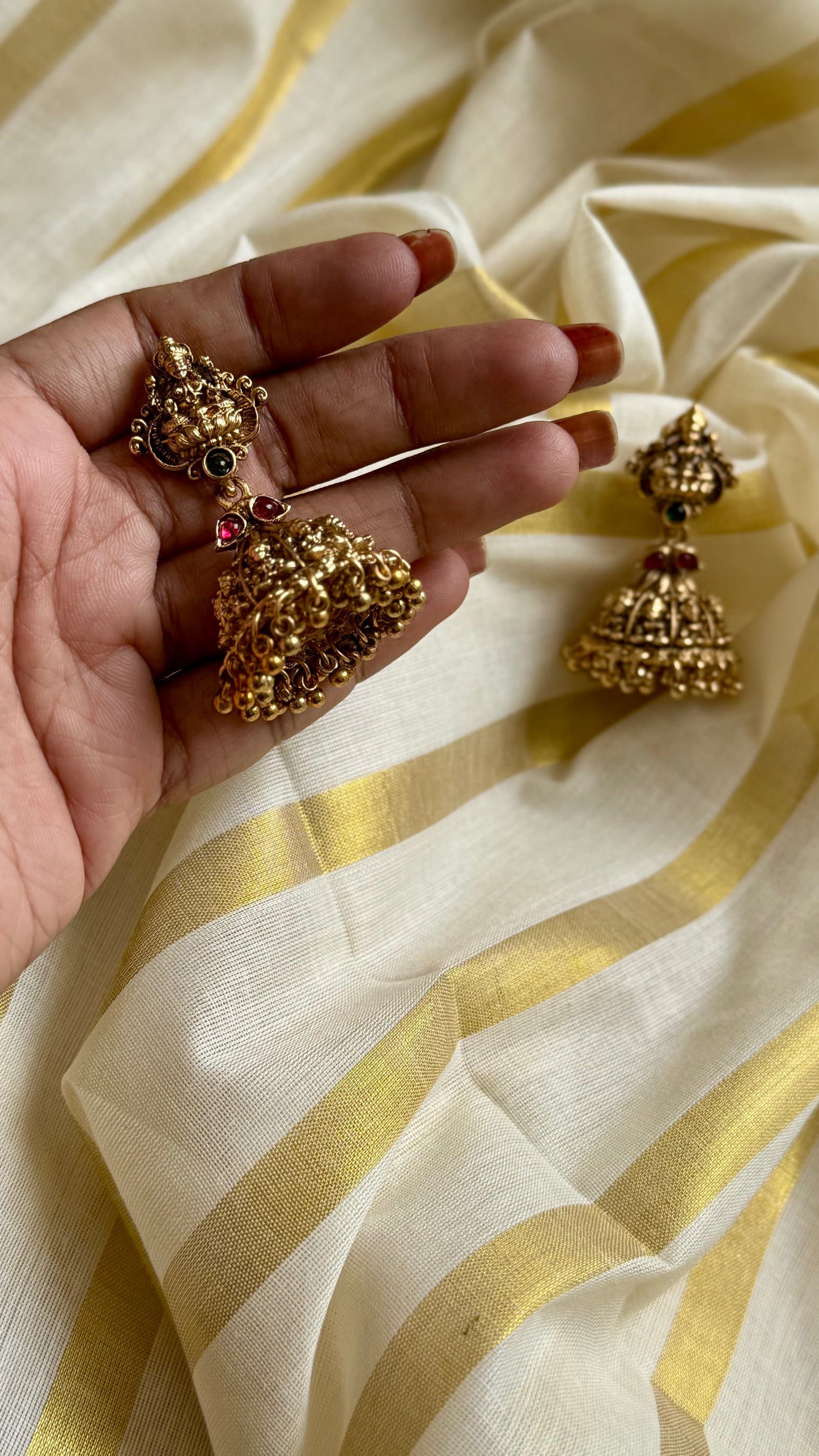 Jhumka with red green stone, antique gold - YCAGJK84