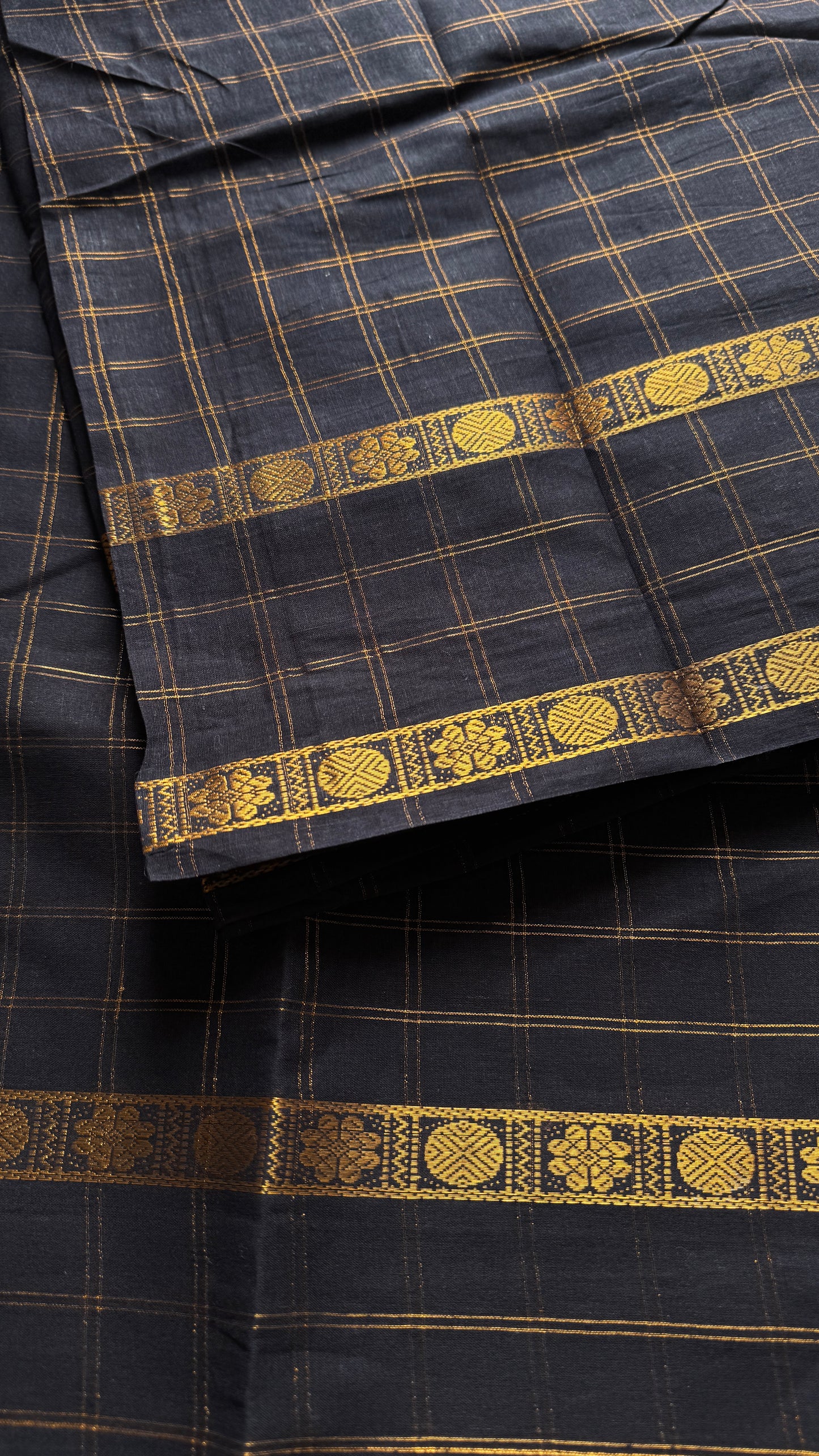 Black adayar zari kattam, sungudi cotton, with contrast blouse fabric - YCCOTNAZKR01