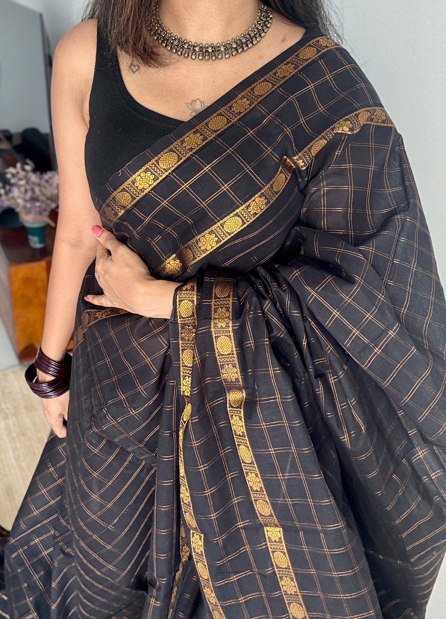 Black adayar zari kattam, sungudi cotton, with contrast blouse fabric - YCCOTNAZKR01