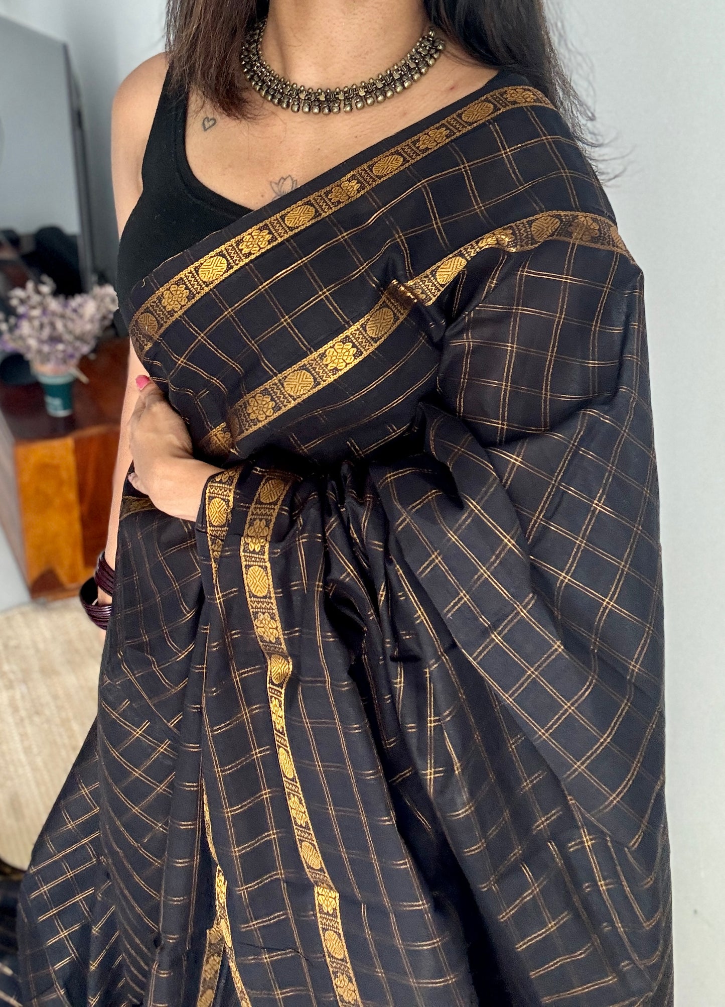 Black adayar zari kattam, sungudi cotton, with contrast blouse fabric - YCCOTNAZKR01