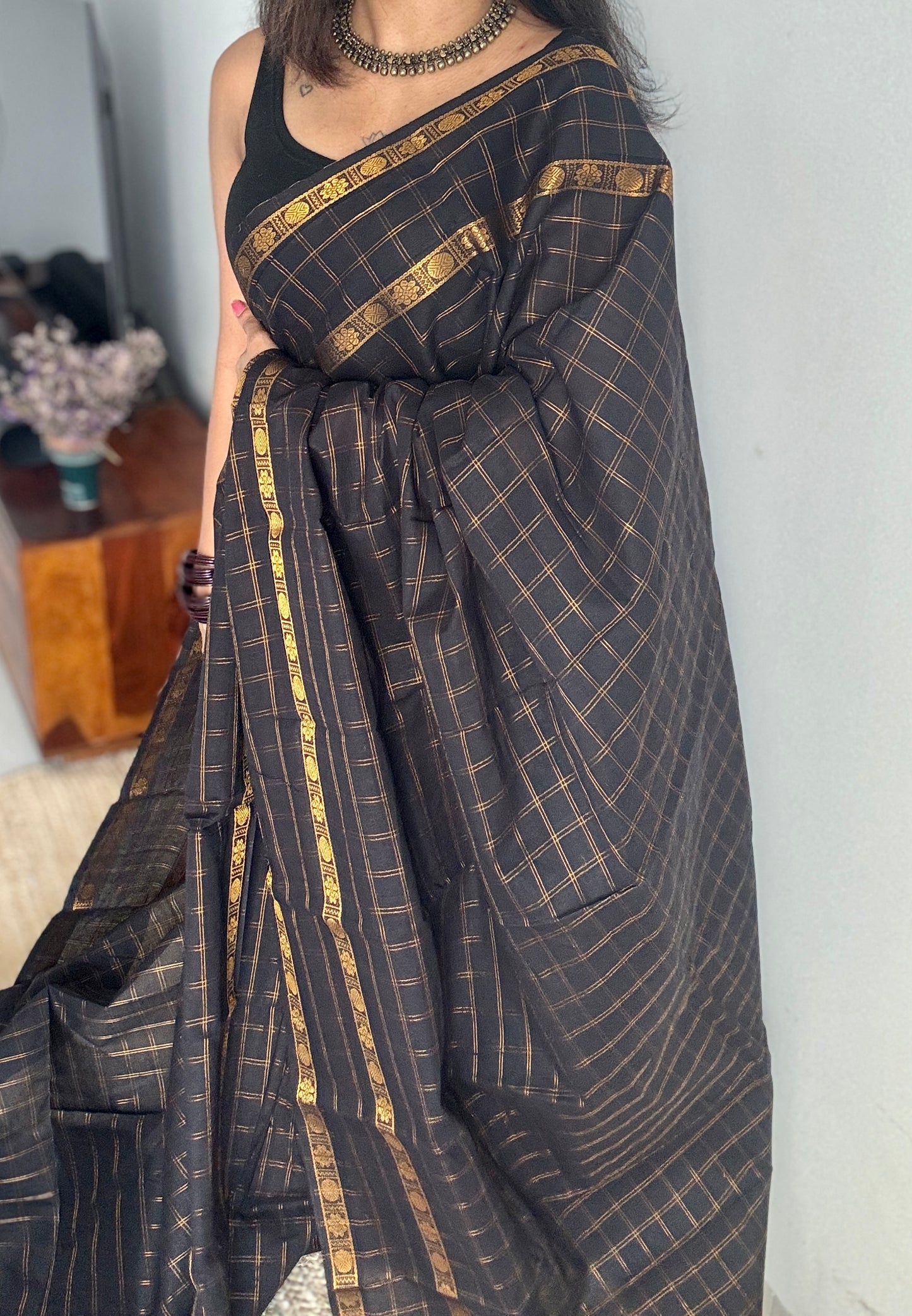 Black adayar zari kattam, sungudi cotton, with contrast blouse fabric - YCCOTNAZKR01