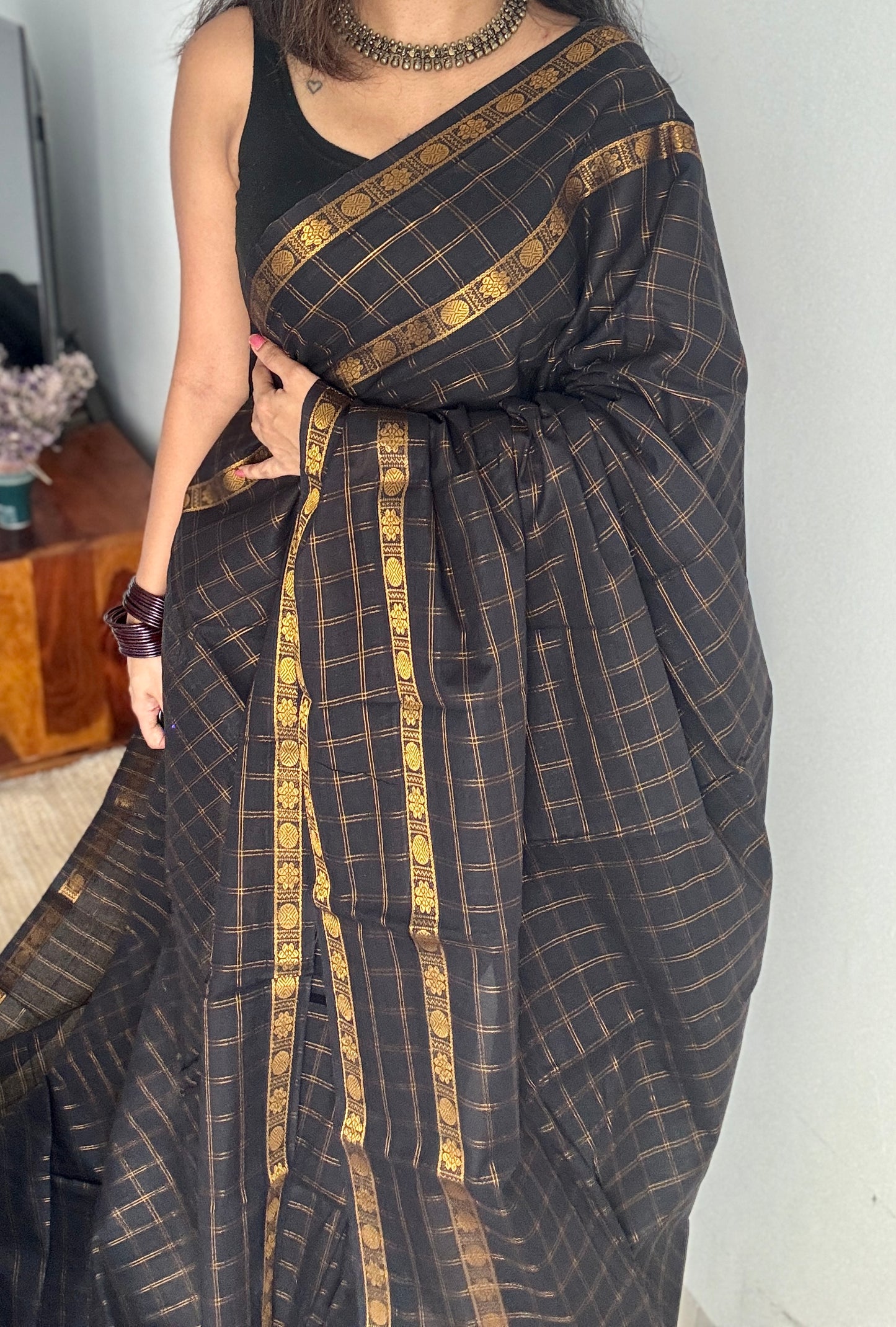Black adayar zari kattam, sungudi cotton, with contrast blouse fabric - YCCOTNAZKR01