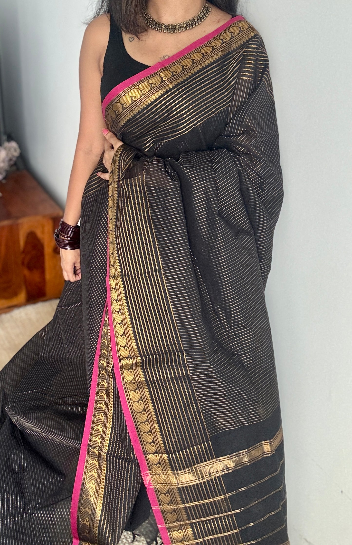 Black with gold stripes, pink motif border - Kanchi Cotton - YCCOTNCLS01