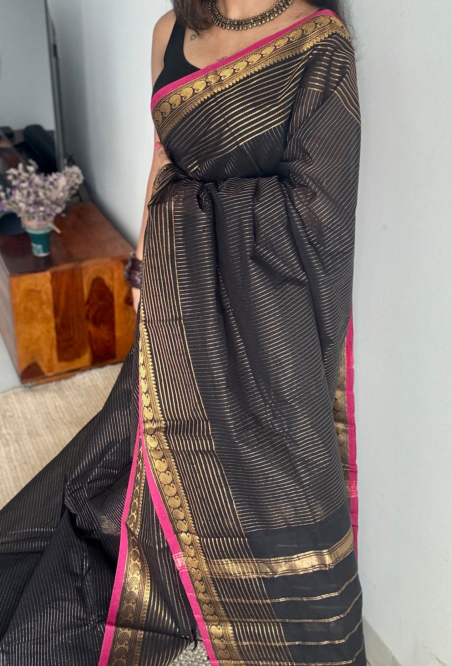 Black with gold stripes, pink motif border - Kanchi Cotton - YCCOTNCLS01