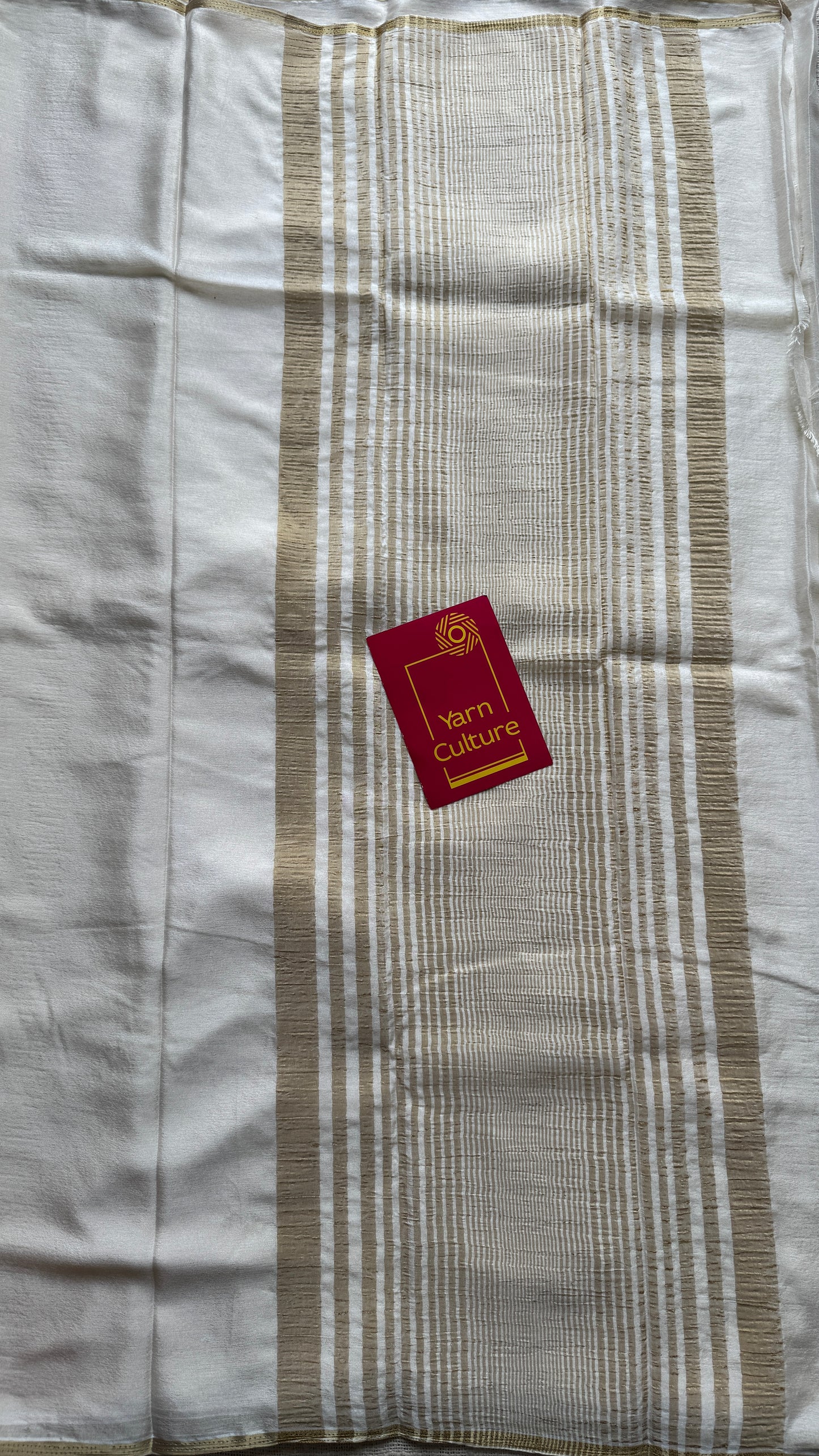 Noor - Ivory whispers & golden grace, chinon