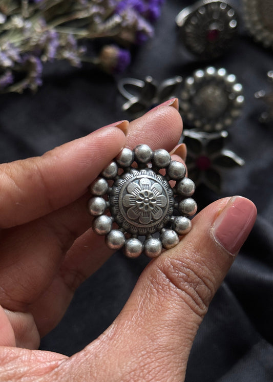 Antique Bloom - Adjustable Round Floral Ring - YCOSFR32