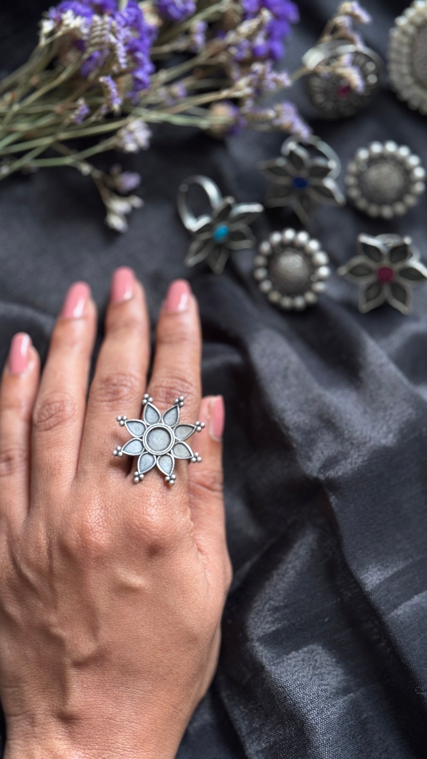 Antique Bloom - Adjustable Floral Ring