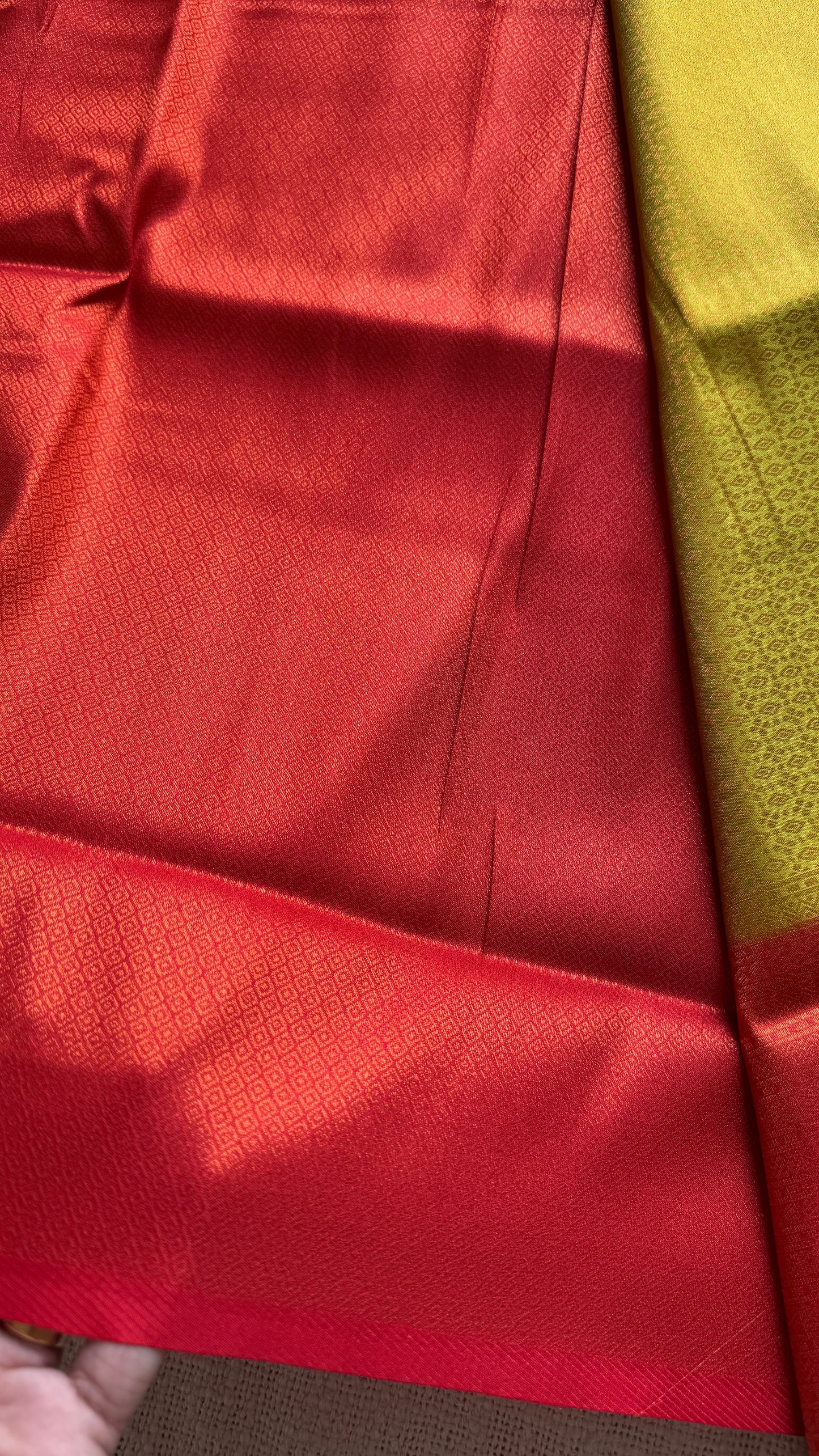 Varnika - Light green with red, semi-silk YCDOSKS06