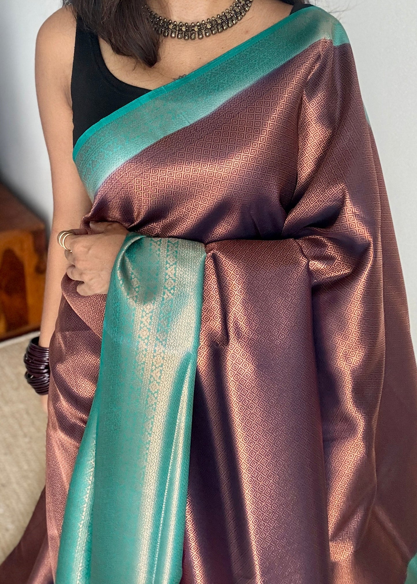 Yamini - Black with turquoise, semi-silk YCDOSKS01