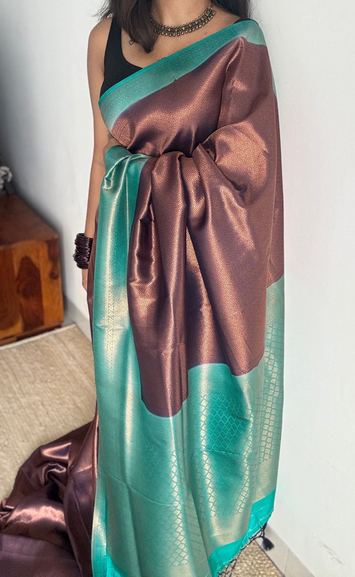 Yamini - Black with turquoise, semi-silk