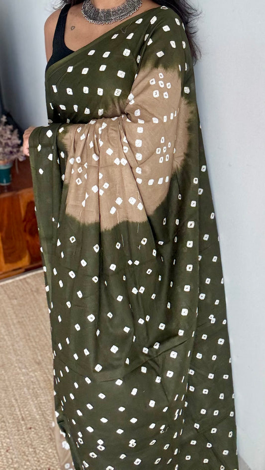 Light brown with dark green Sungudi/Bandhani, soft cotton - YCCOTNSEMS80