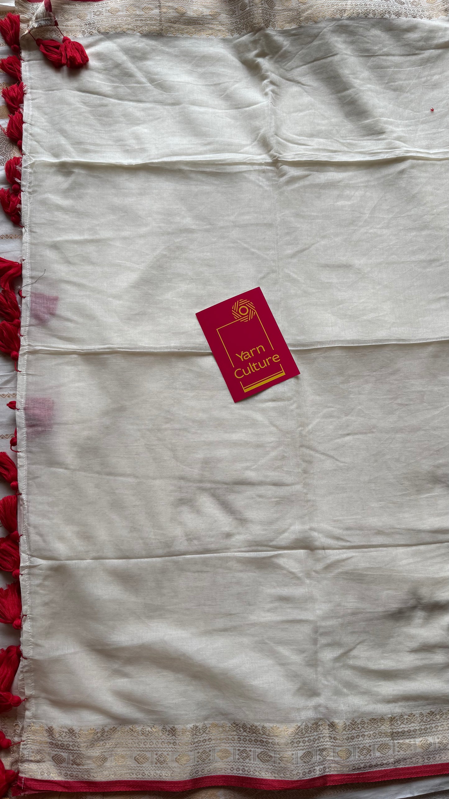 Ivory mul saree, red and gold border - YCIEON18