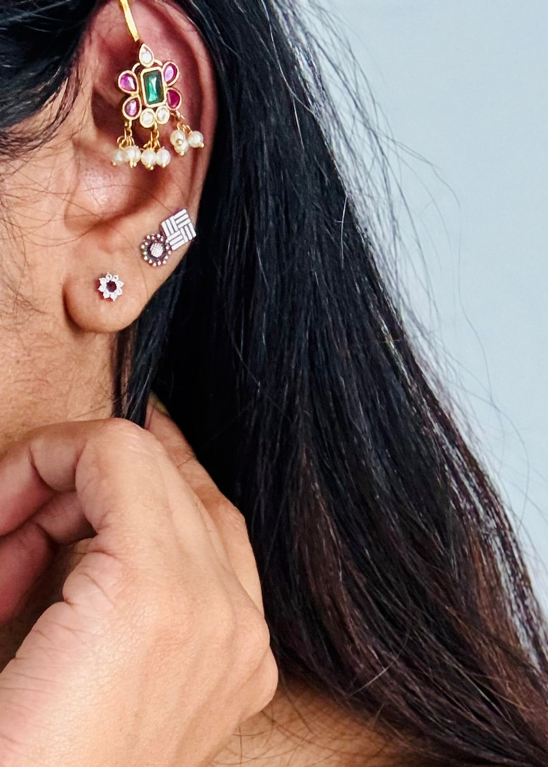 Bugadi clip-on (non pierced), green, ruby and white - YCGPEBU662