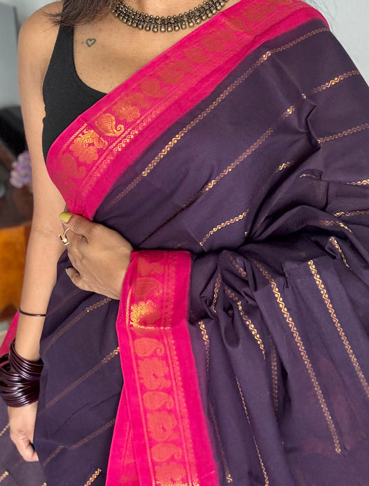 Dark blue with hot pink velthaari patterned kattuchayam dyed madurai cotton saree - YCCOTNMSFE255
