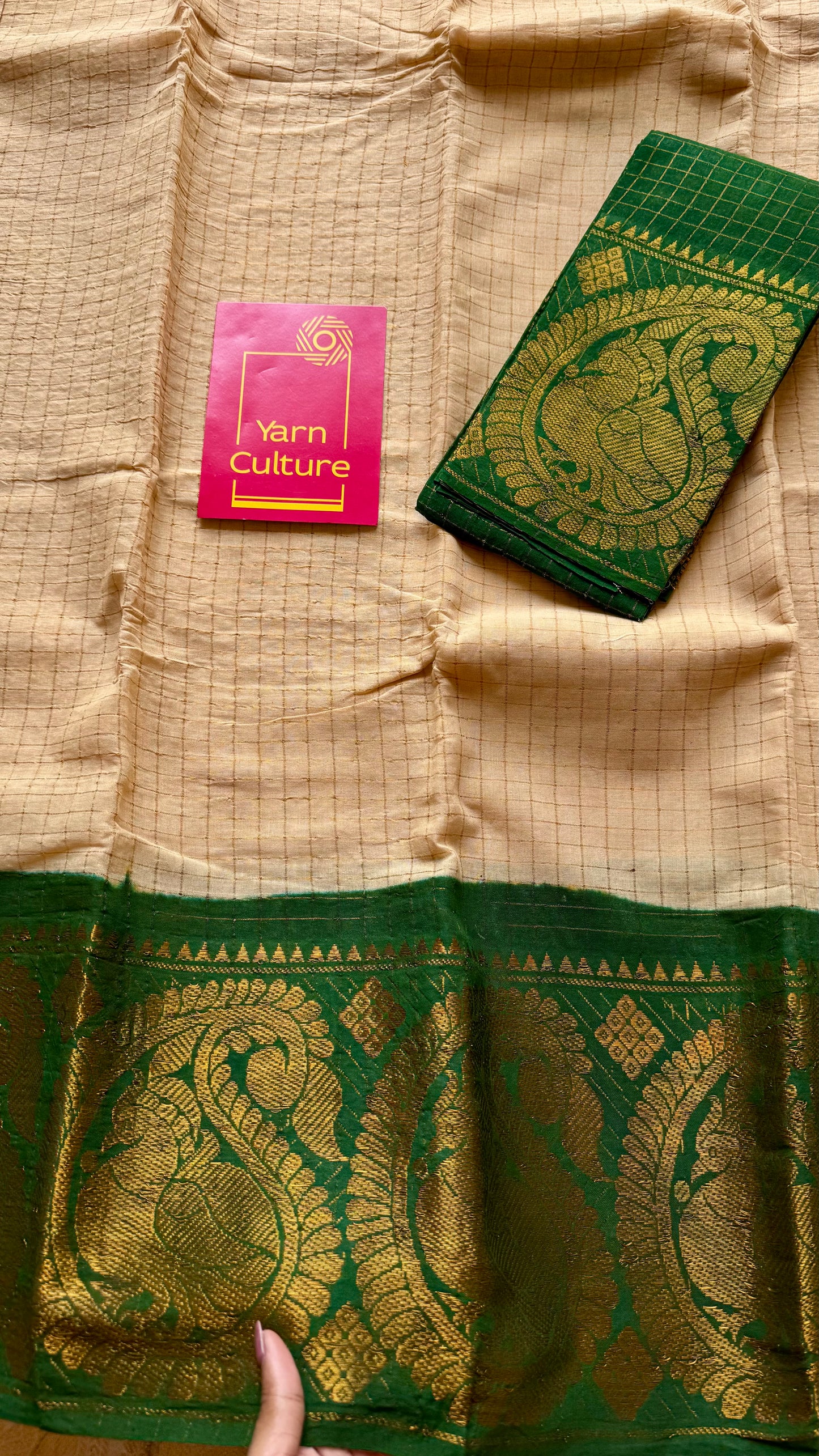 Ivory with green contrast zari checkered wide border sungudi, kattuchayam dyed madurai cotton - YCIEON91