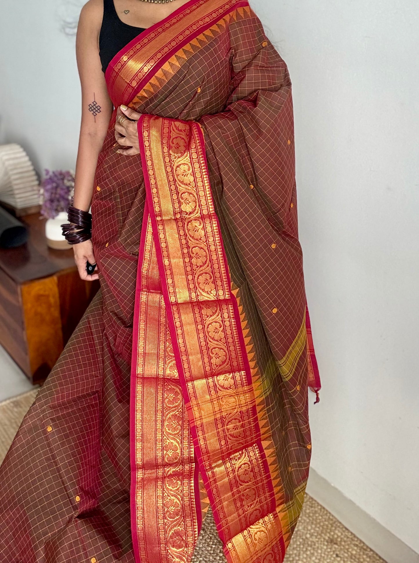Brownish green with red contrast, checkered kanchi cotton saree - YCCOTNJU22