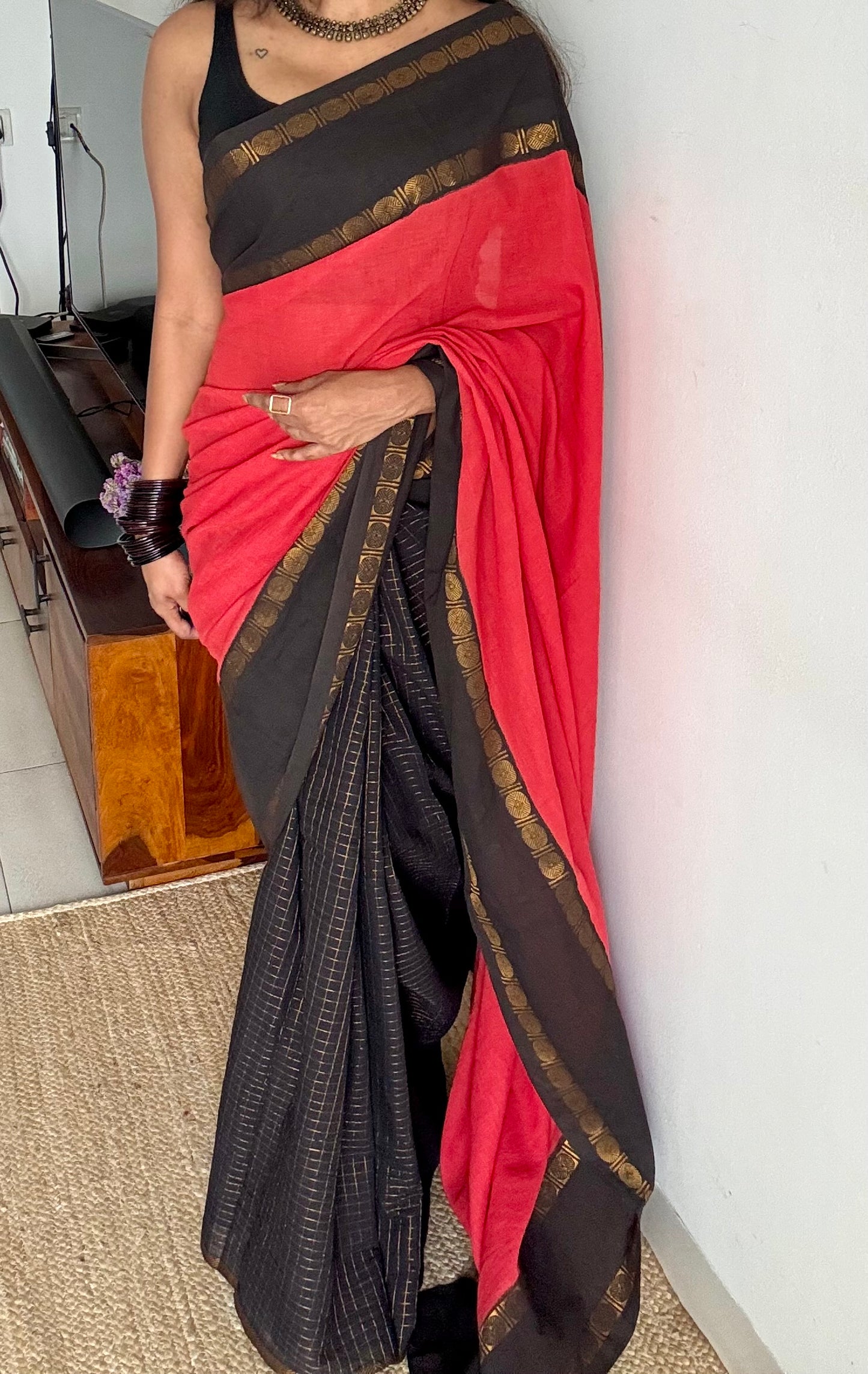 Sengathir (செங்கதிர்) : bright red with black checks, sungudi cotton - YCCOTNMSJA187